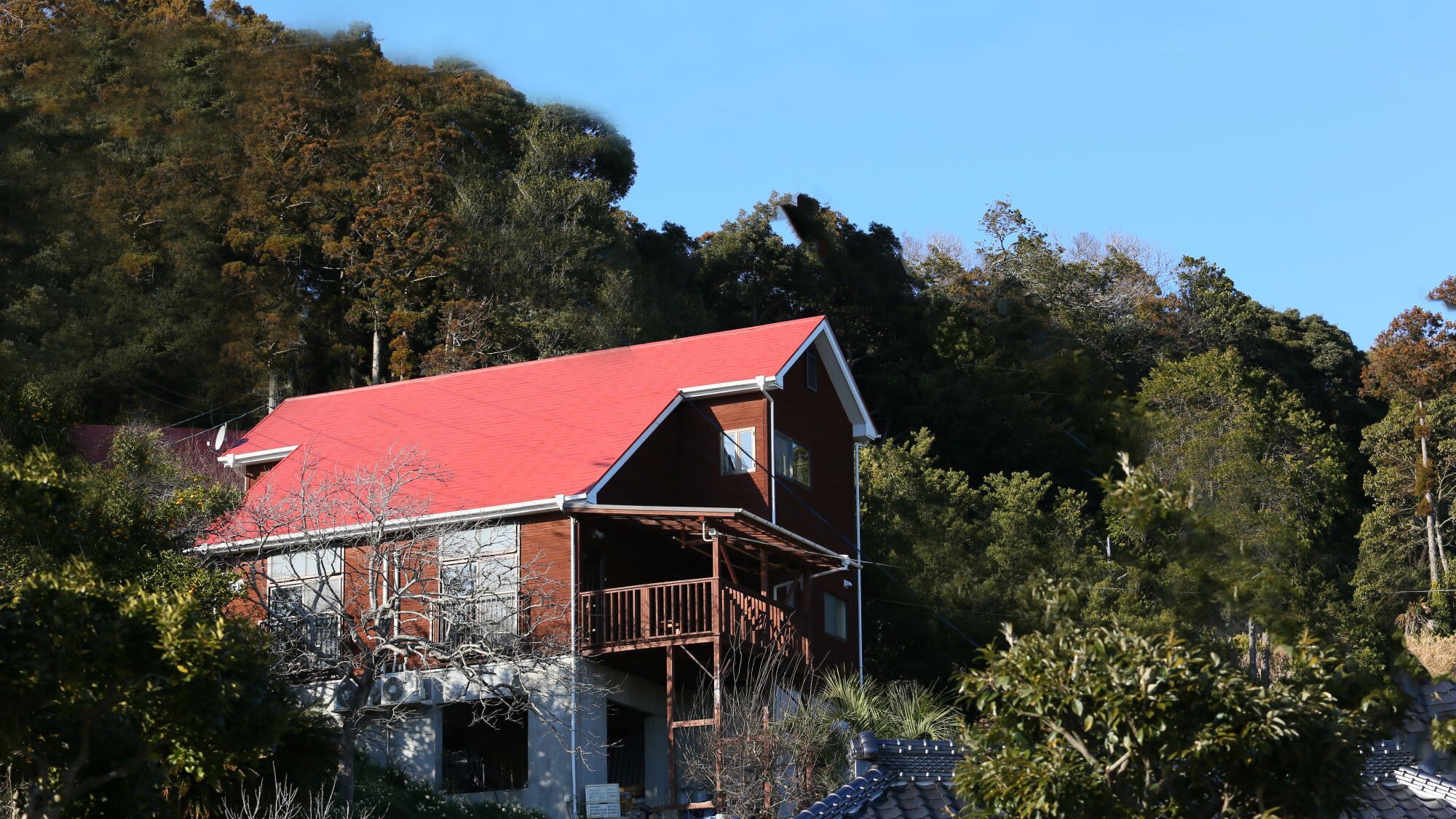 An inn nestled in nature. Forget the hustle and bustle of the city and enjoy some quiet time.