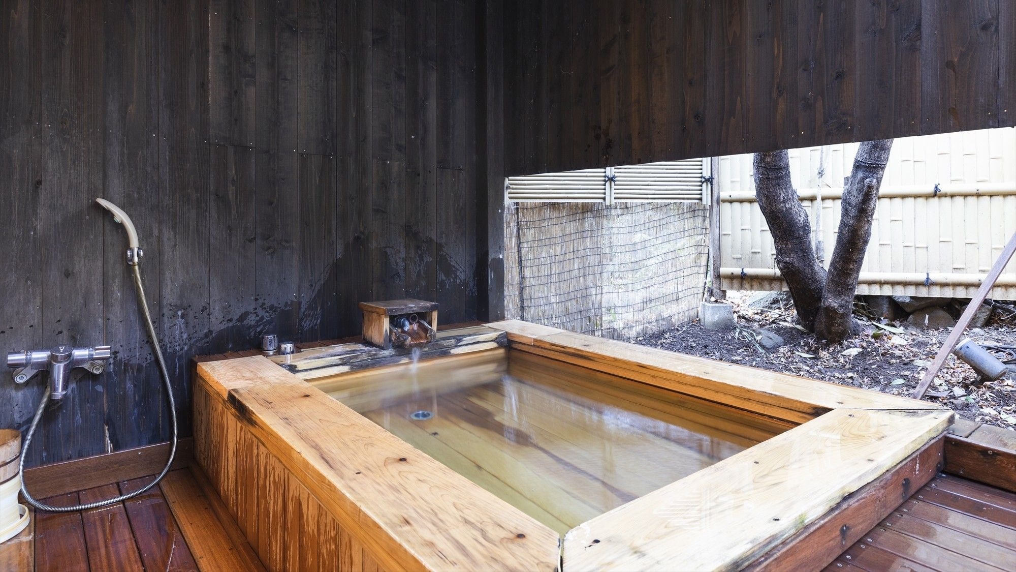 [With hot spring open-air bath] << Amber >> Hot spring open-air bath