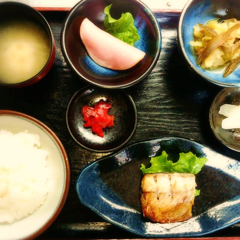 [ชุดอาหารเช้า (ตัวอย่าง)] โปรดเพลิดเพลินกับมื้ออาหารที่ผ่อนคลายและอบอุ่นเหมือนอยู่บ้าน!