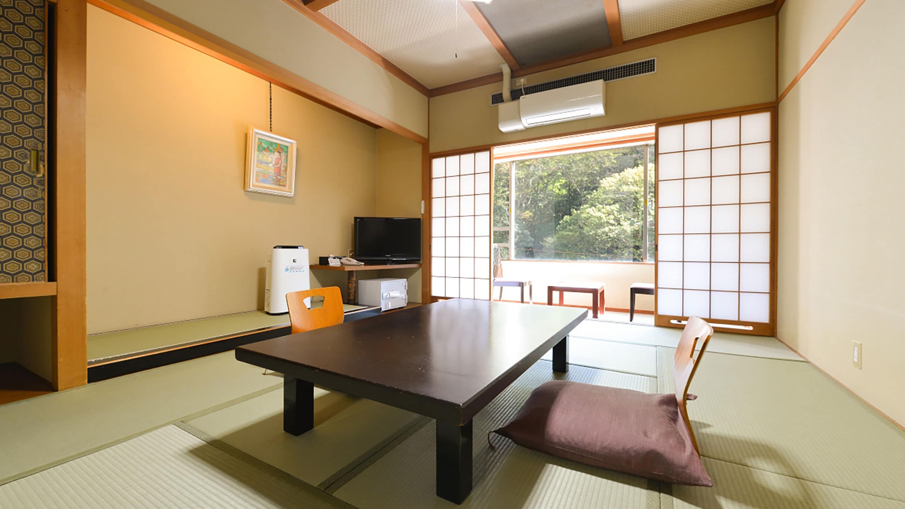 Standard Japanese-style room, 12 tatami mats, with indoor bath (Awayuseikan)