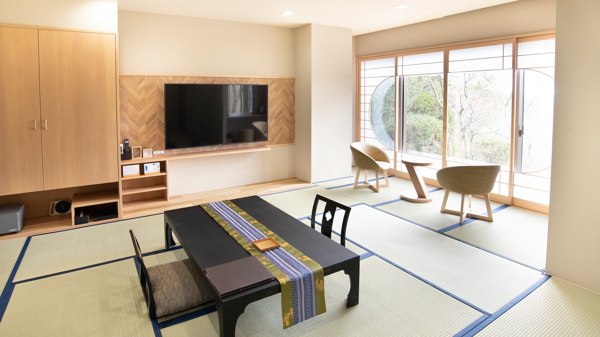 "En" [Family Suite Room with Kinsen open-air bath]
