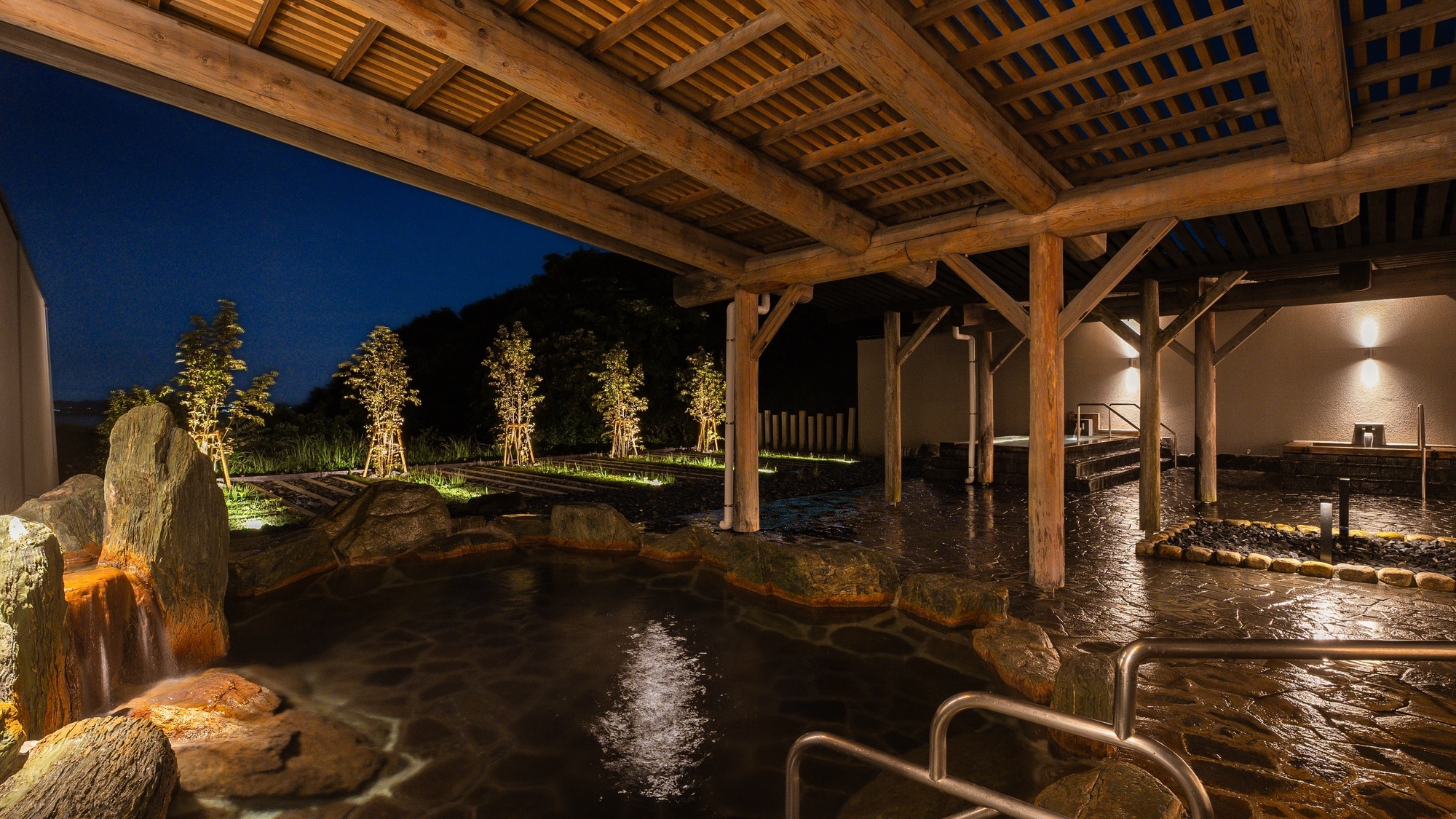 Open-air bath