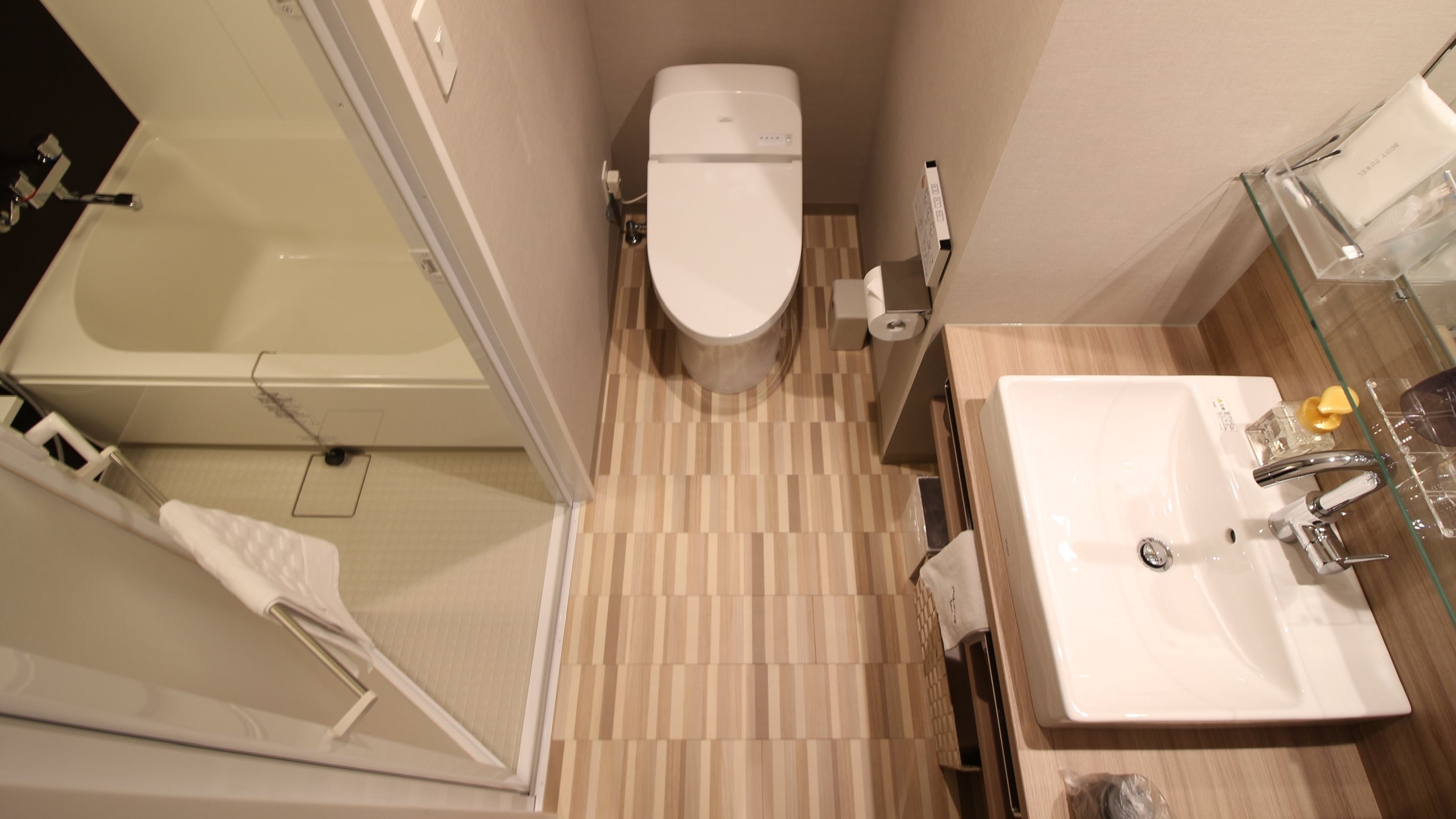 Wastafel/mandi/toilet
