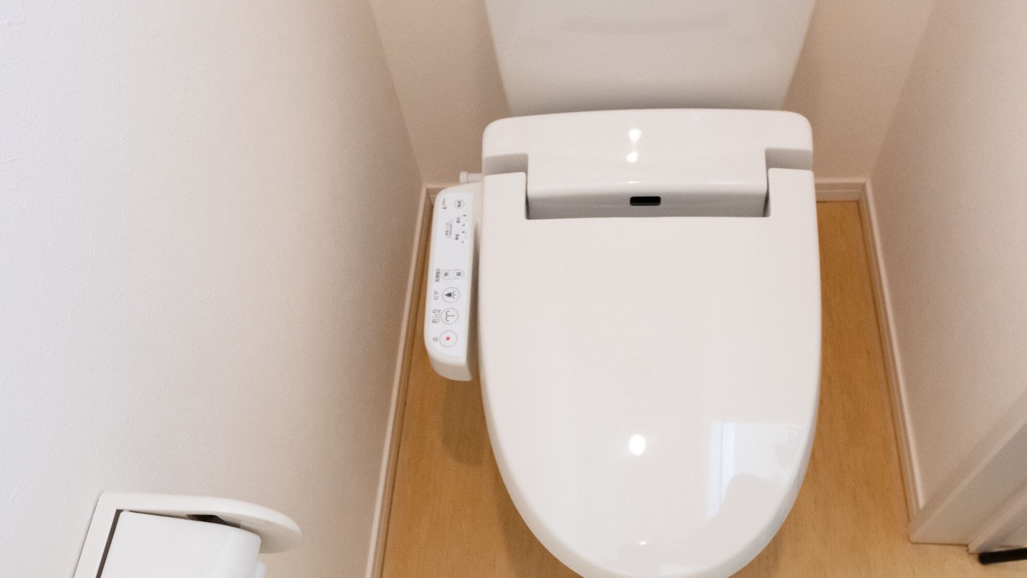 [Toilet] Semua kamar dilengkapi dengan wastafel