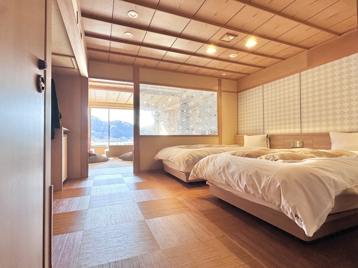 Example of a Japanese-style bed with the following room