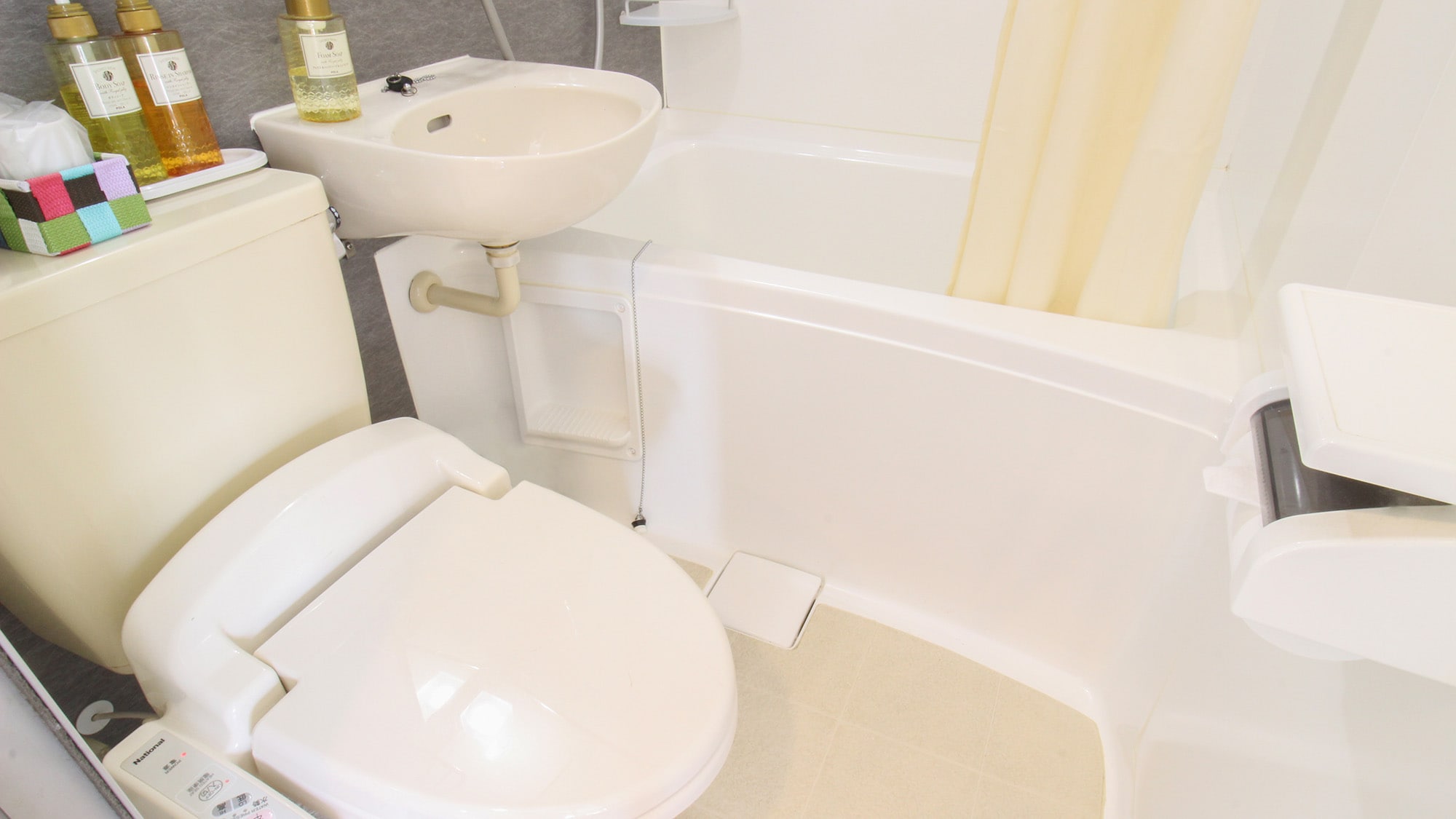 *[Guest room example] Unit bath in a twin room