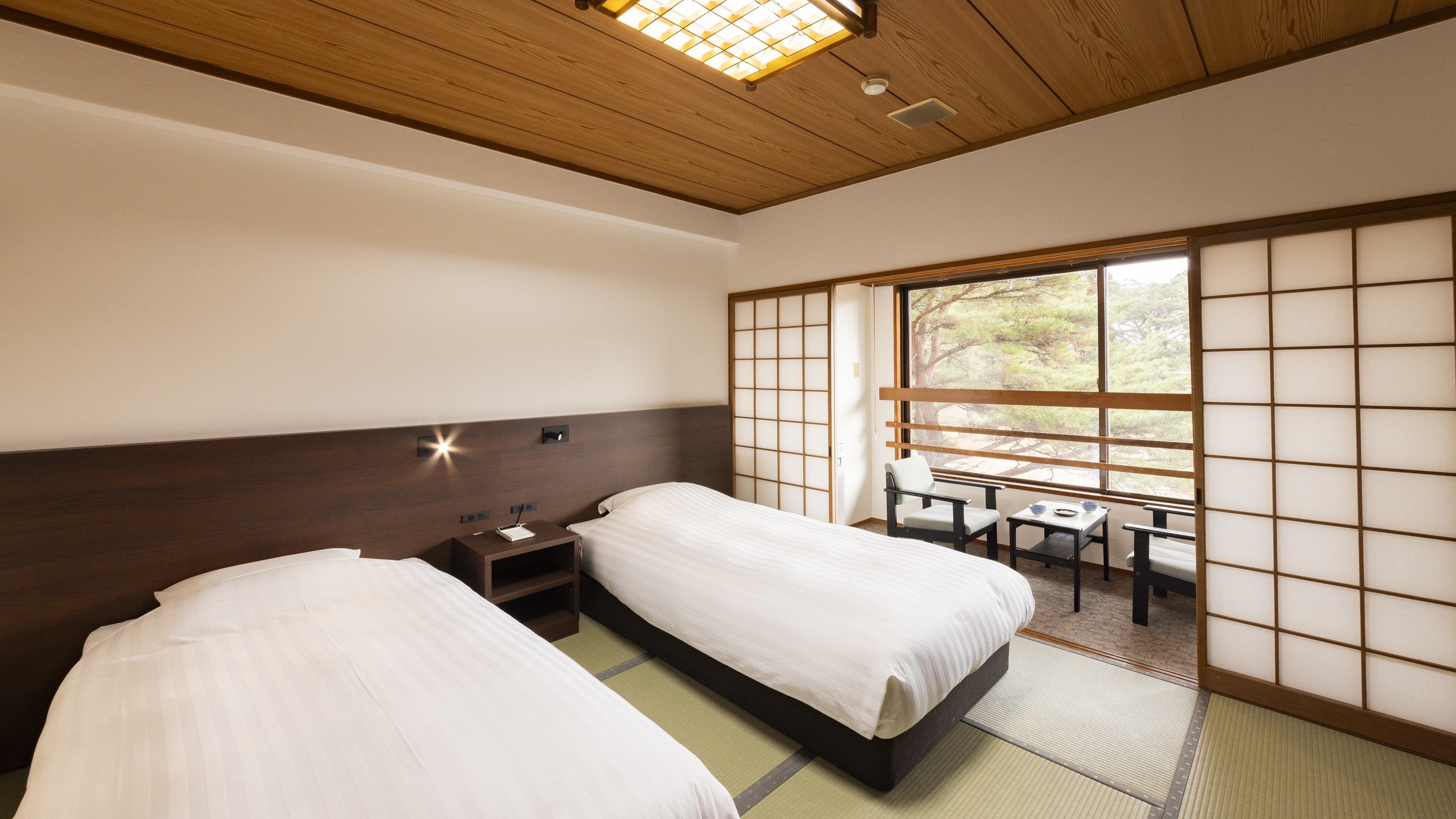 Phòng theo phong cách Nhật Bản với 8 tấm chiếu tatami và giường