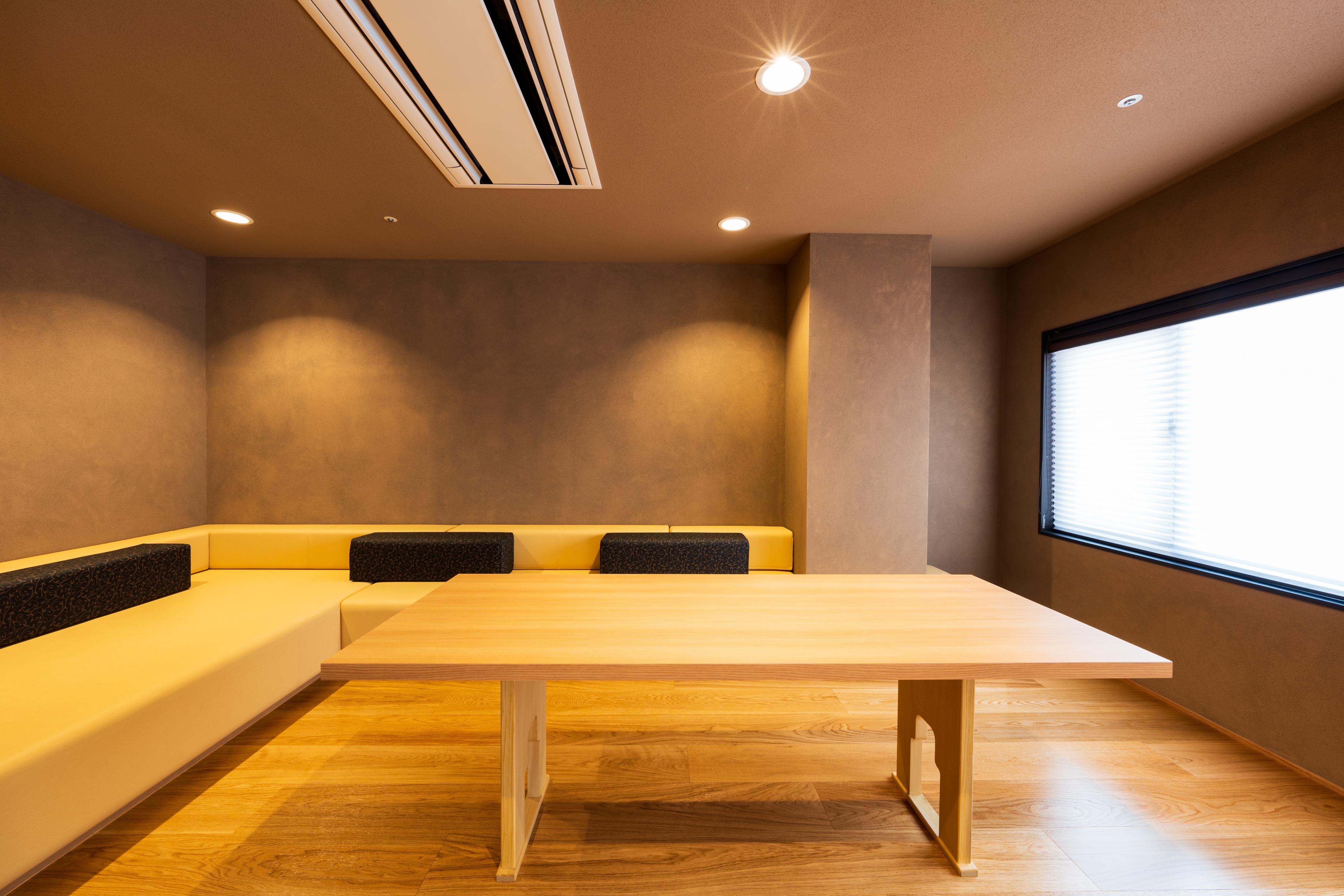 Twin room with free-flowing hot spring water "Yuraku" Living room