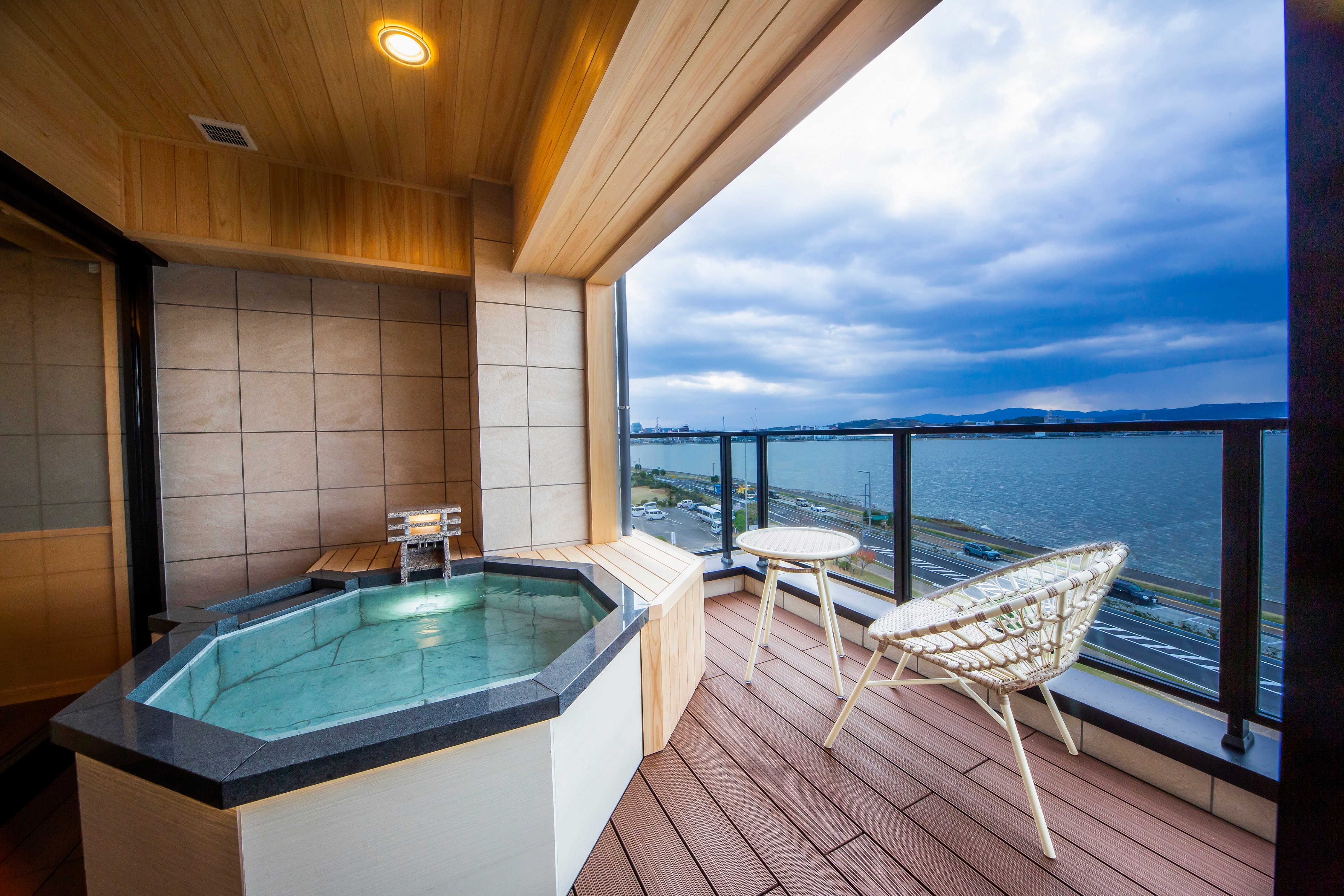 [New guest room] Room 1 of Hollywood Twin Water with an open-air bath on the 5th floor