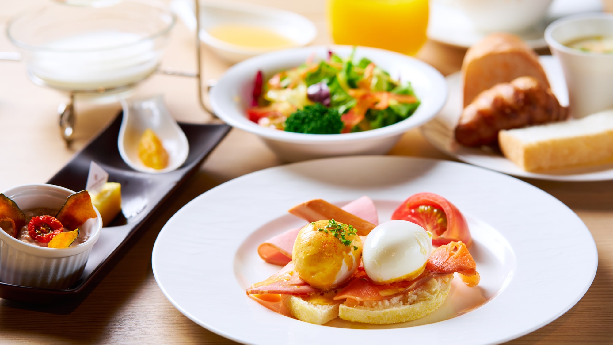 Anchor Ryogoku Riverside (2F) Breakfast "Eggs Benedict"