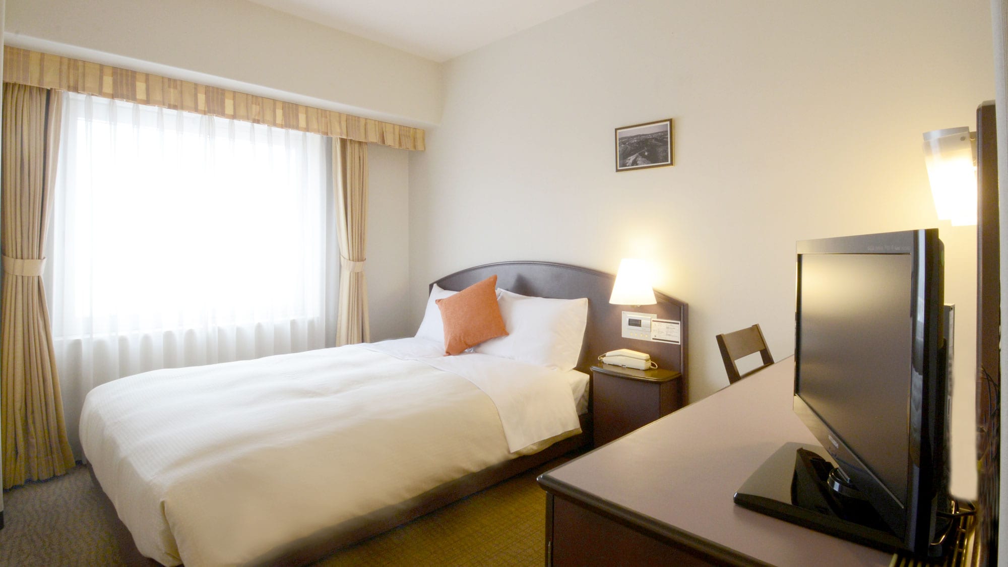 [Double room (for 1 to 2 people)] Adopts a double bed with a bed width of 140cm!