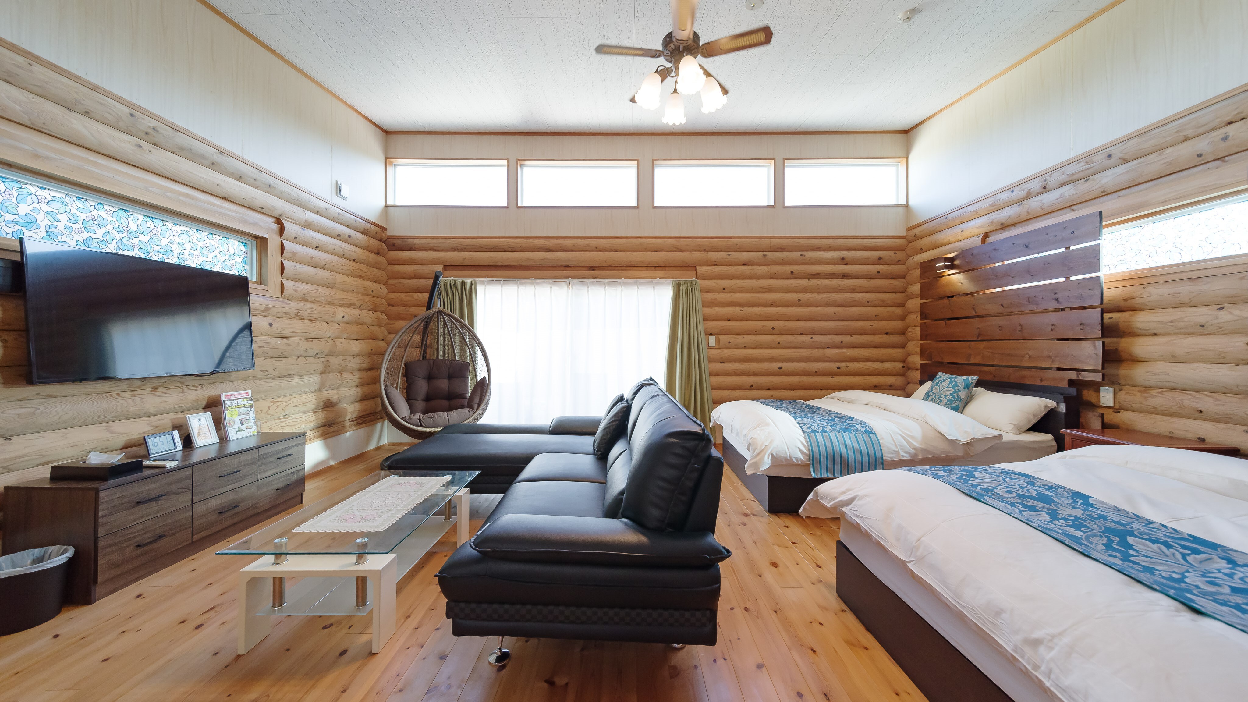 Log house with private BBQ garden and outdoor jacuzzi