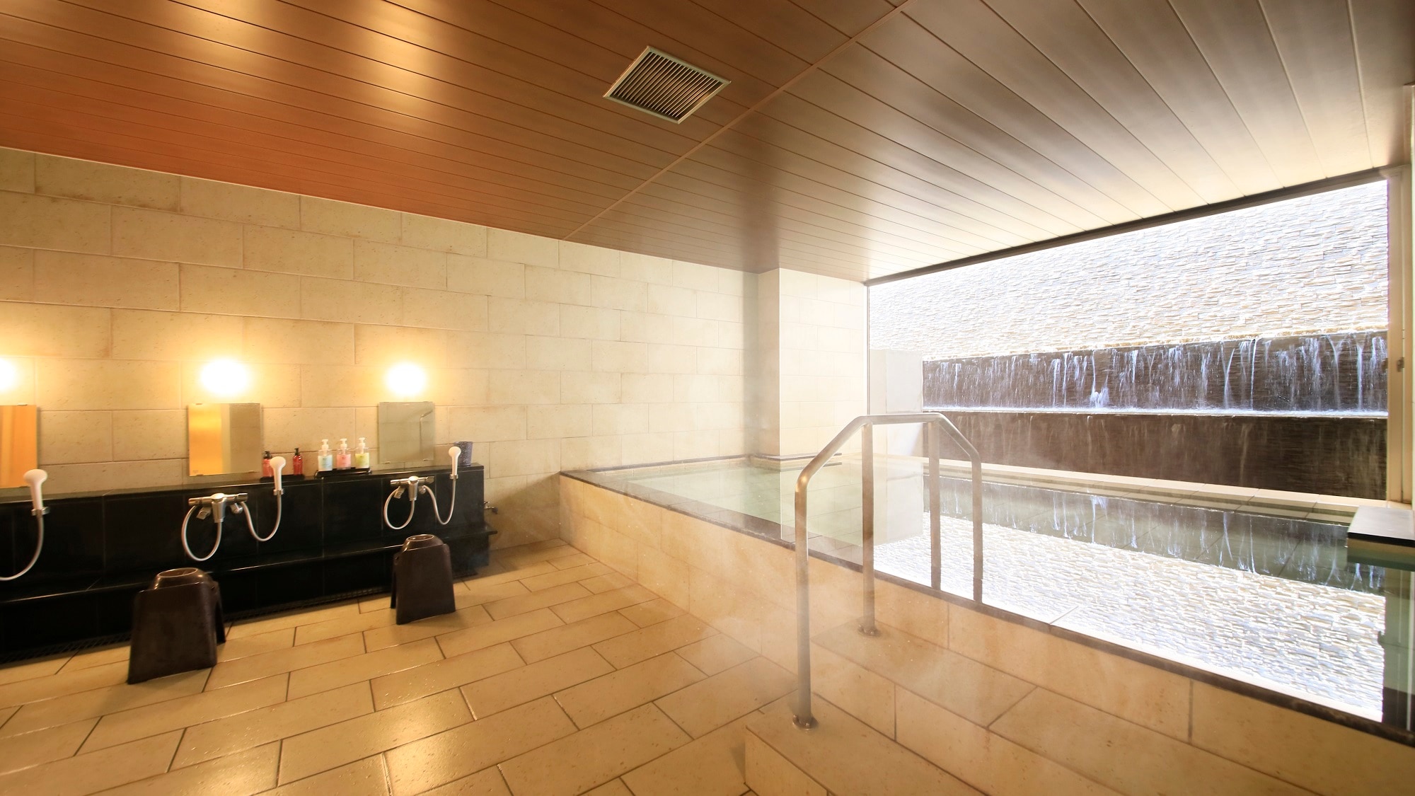 [Onsen large communal bath] Enjoy the beautiful skin hot spring