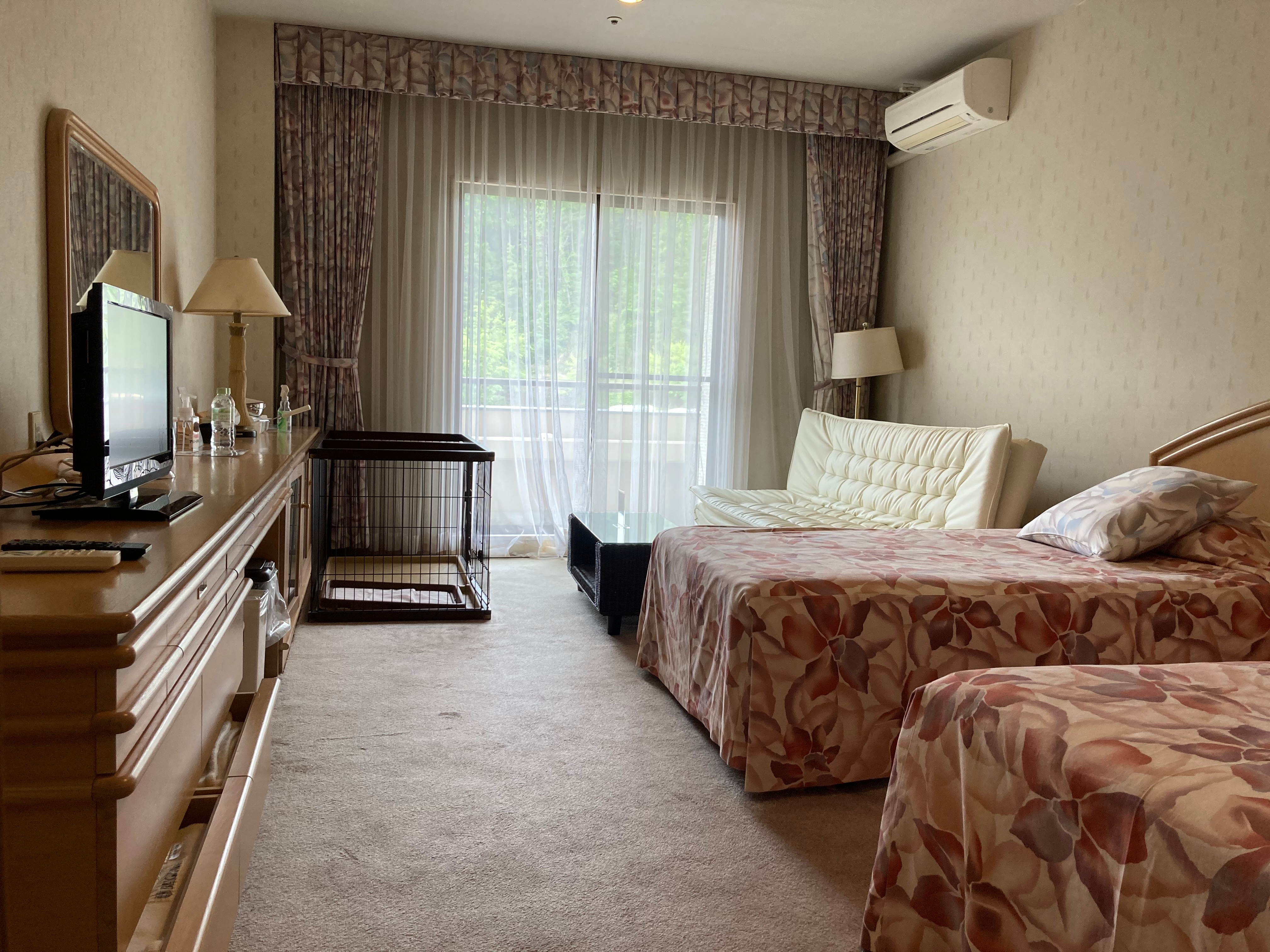 Pet room 1