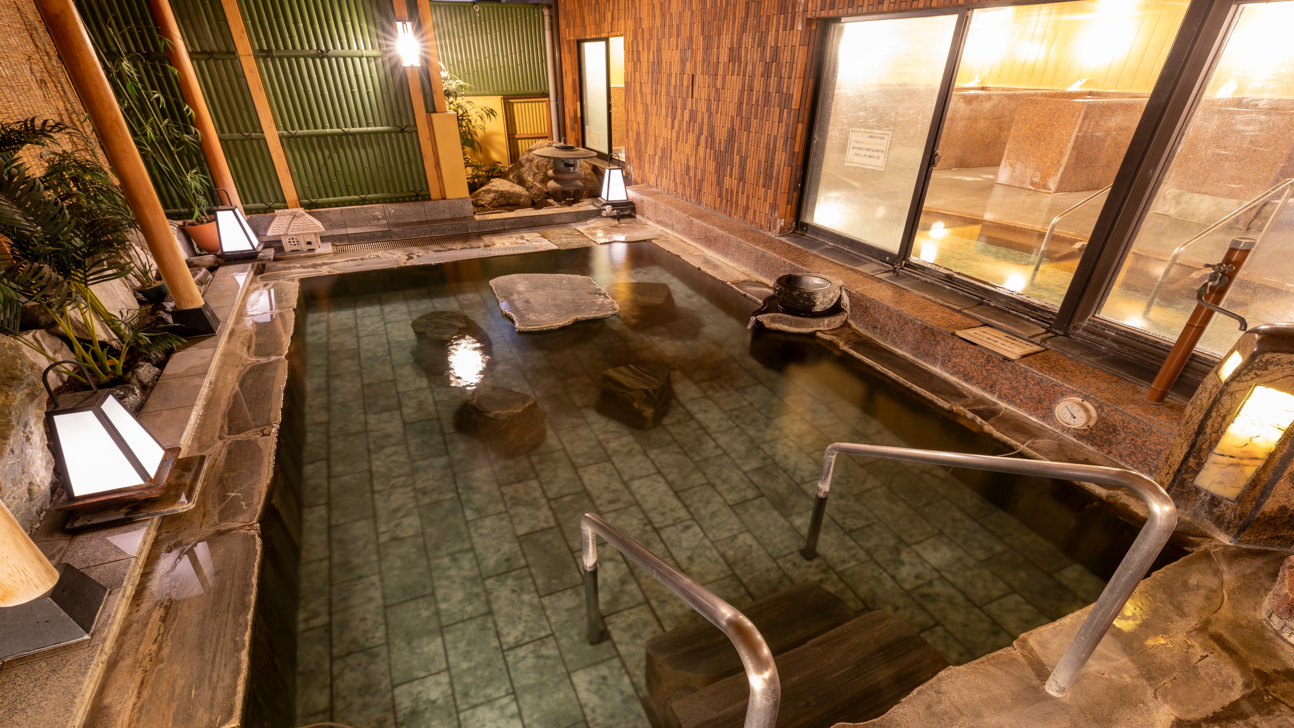 Open-air bath (women's bath)