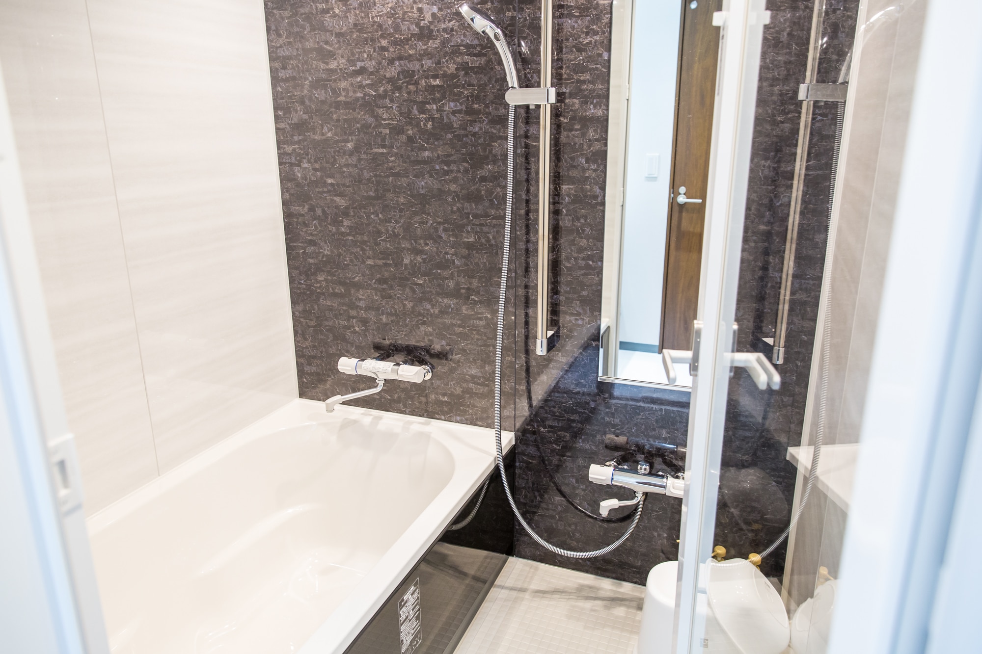 Spacious bathroom