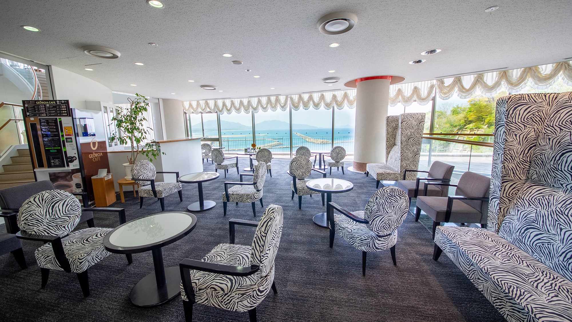 Lobby with a superb view
