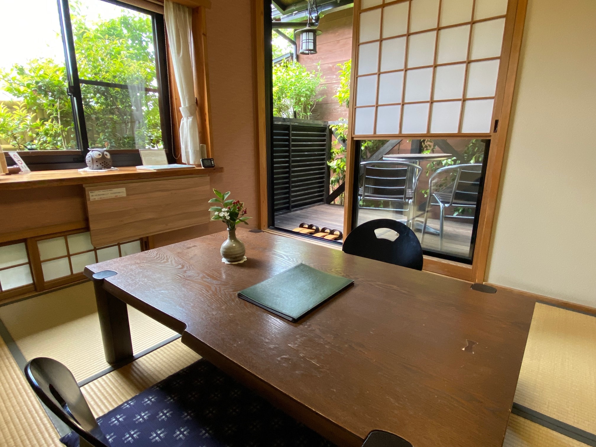 Yukimi shoji and balcony