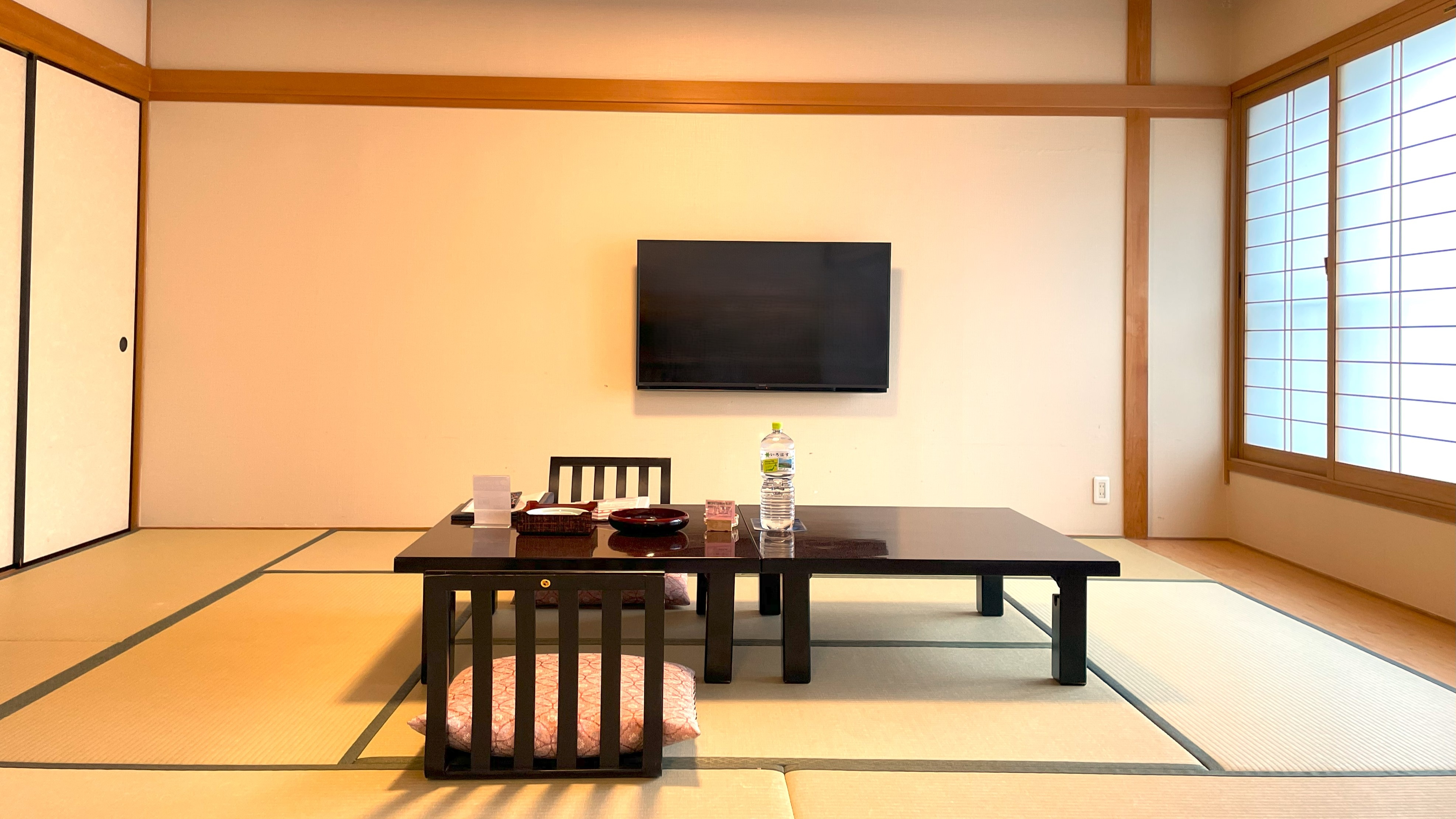 Phòng kiểu Nhật có 10 chiếu tatami.