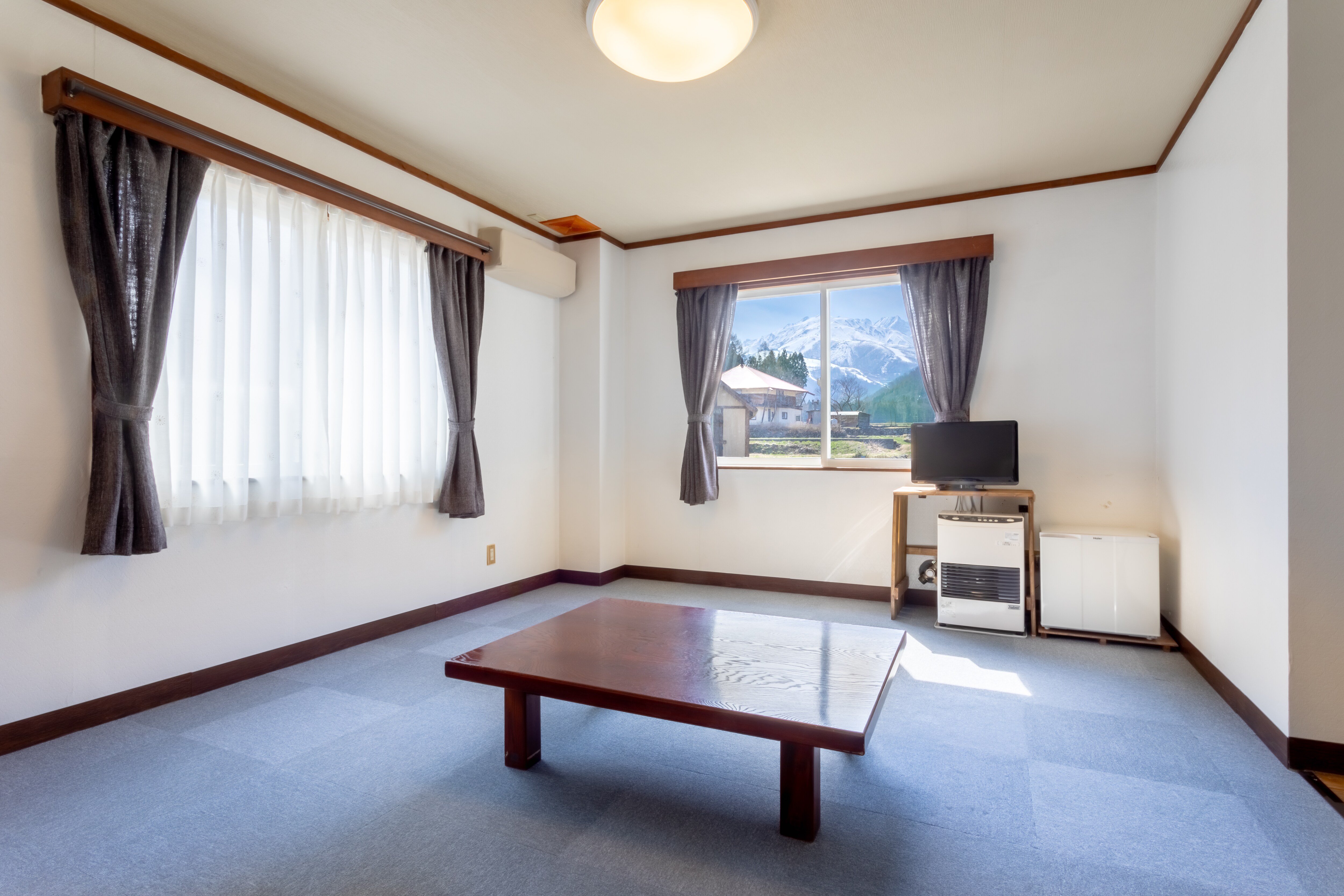 Japanese-style room (with bath and toilet)