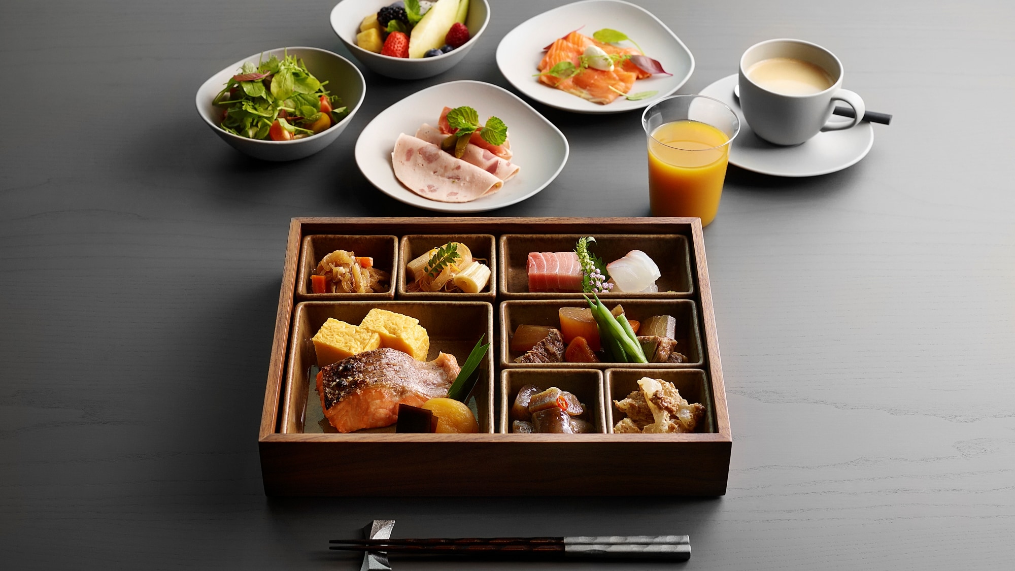 [Breakfast/Japanese Box Lunch] Enjoy a seasonal box lunch that makes the most of the flavors of the ingredients along with the buffet. *Image