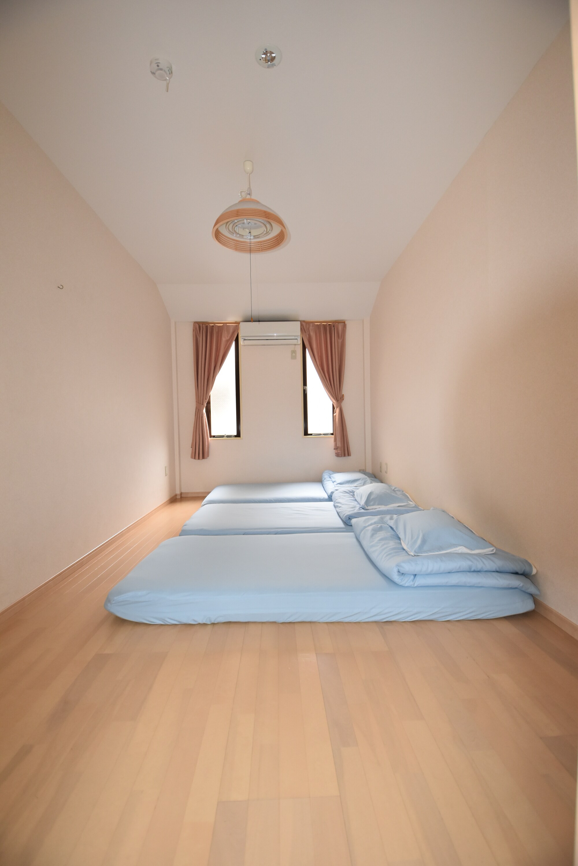 No.1 Room