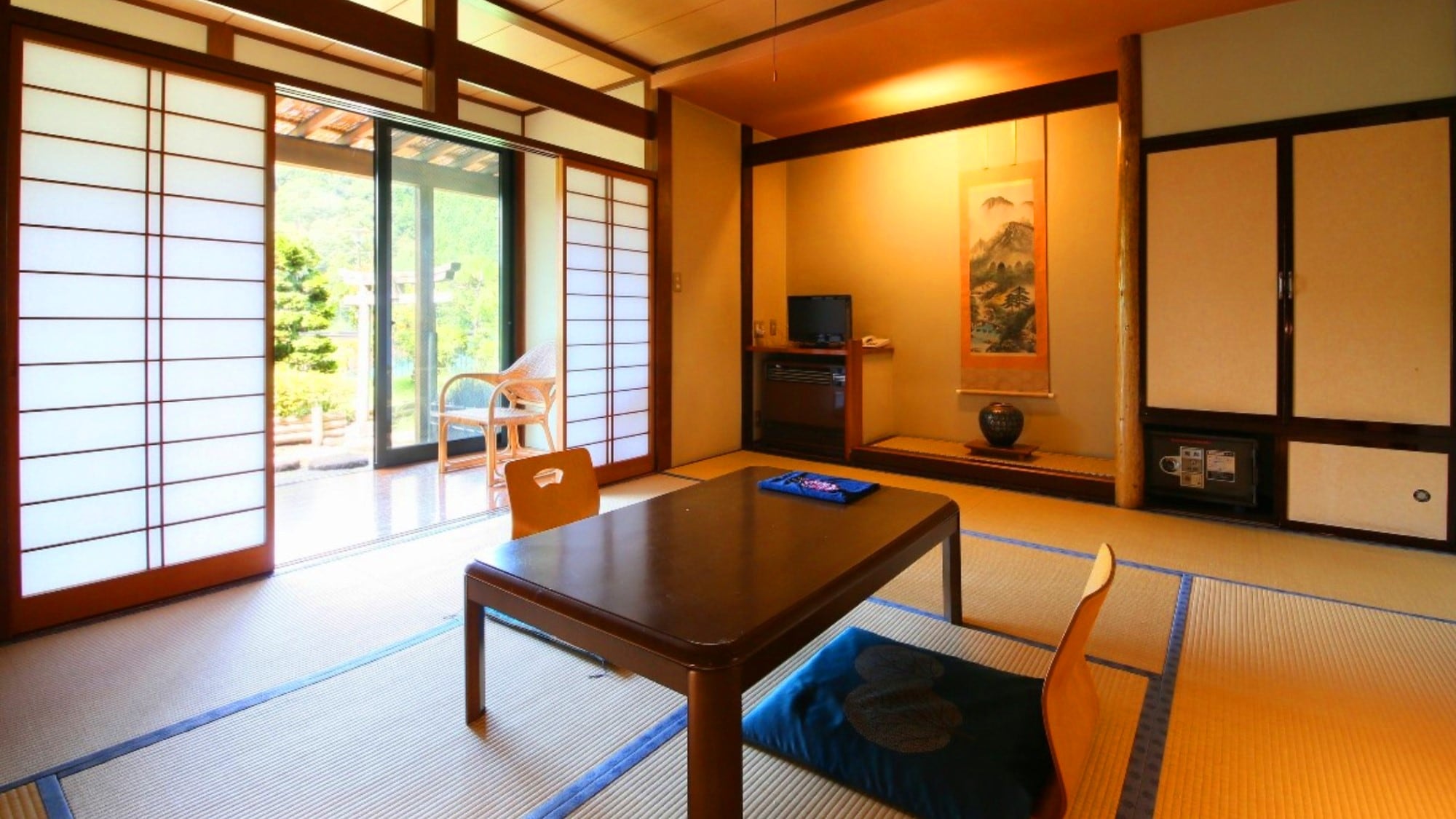 Room: 3rd floor Japanese-style room [Garden side] with washlet toilet