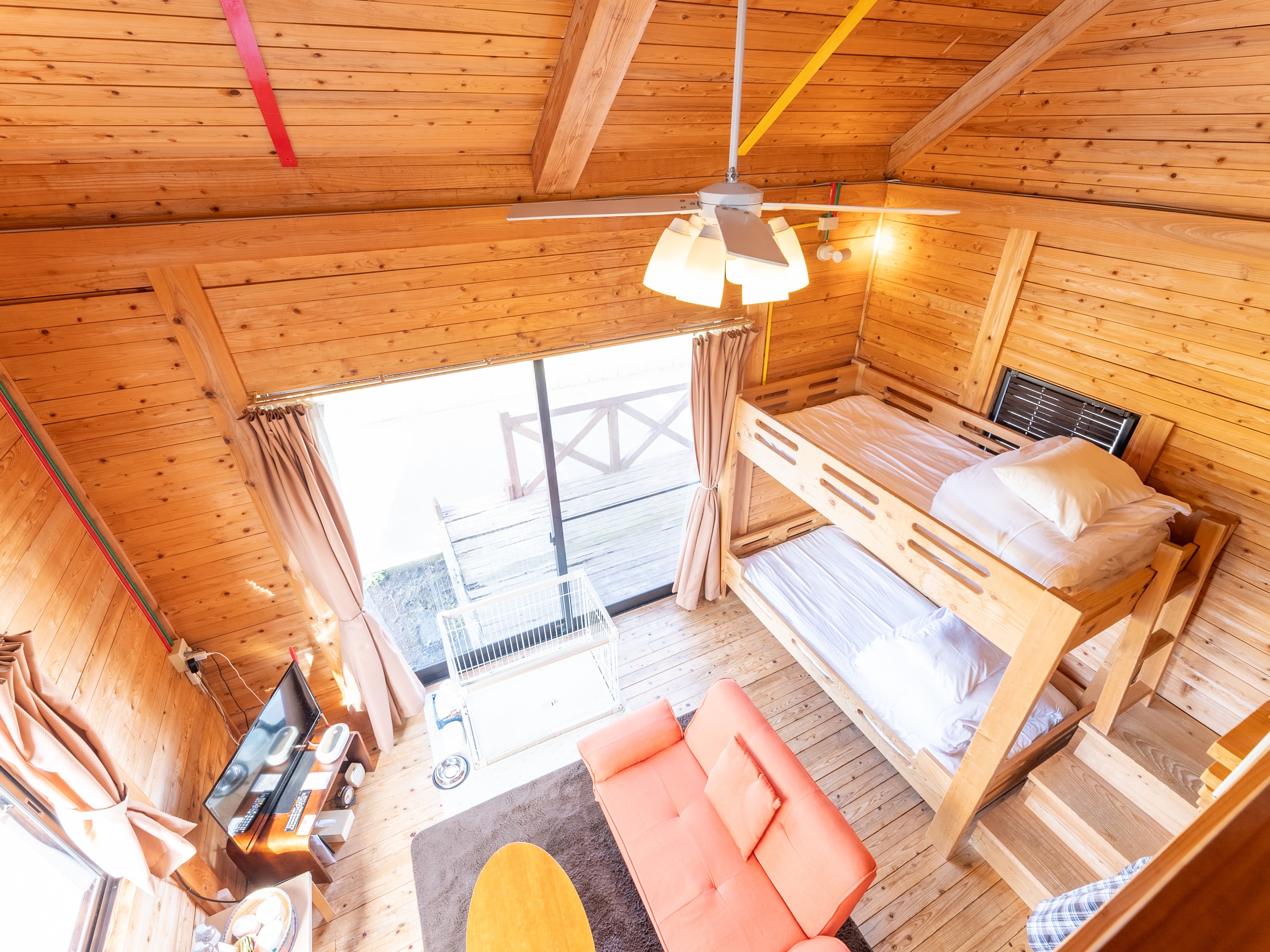 [อนุญาตให้นำสัตว์เลี้ยงเข้าพัก] ห้องคอทเทจ 20 ตร.ม. (พร้อมห้องใต้หลังคา)