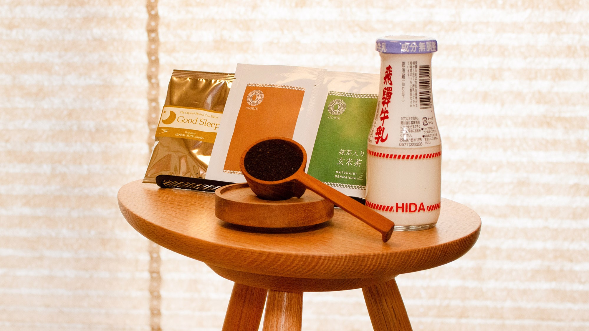 ・[Japanese-style rooms on the 1st and 2nd floors] Local drinks such as coffee roasted locally in Norikura, tea from Hida Takayama, and local beer are available.