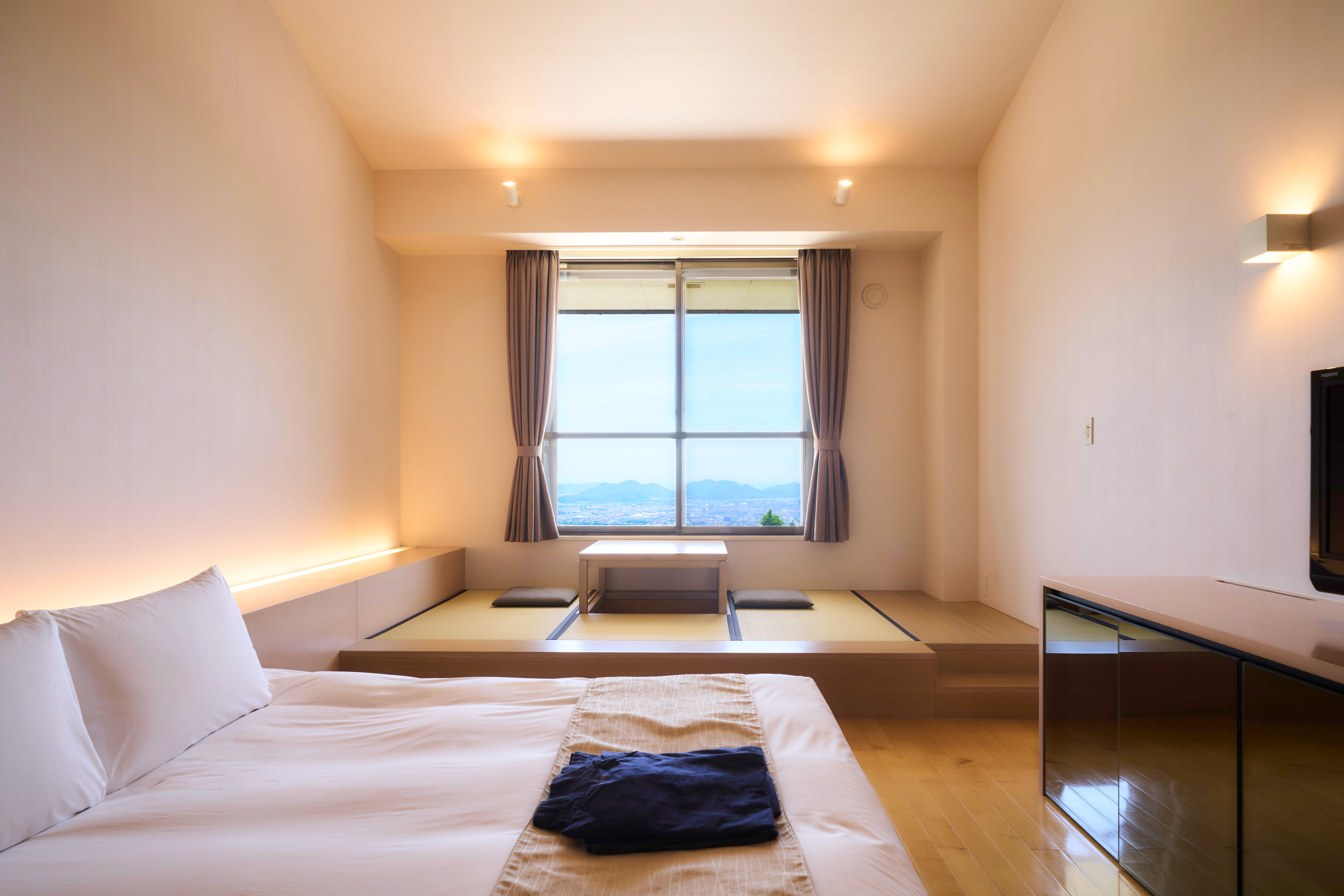 ・[Double] Kamar bergaya Jepang-Barat dengan lantai tatami. Silakan beristirahat.