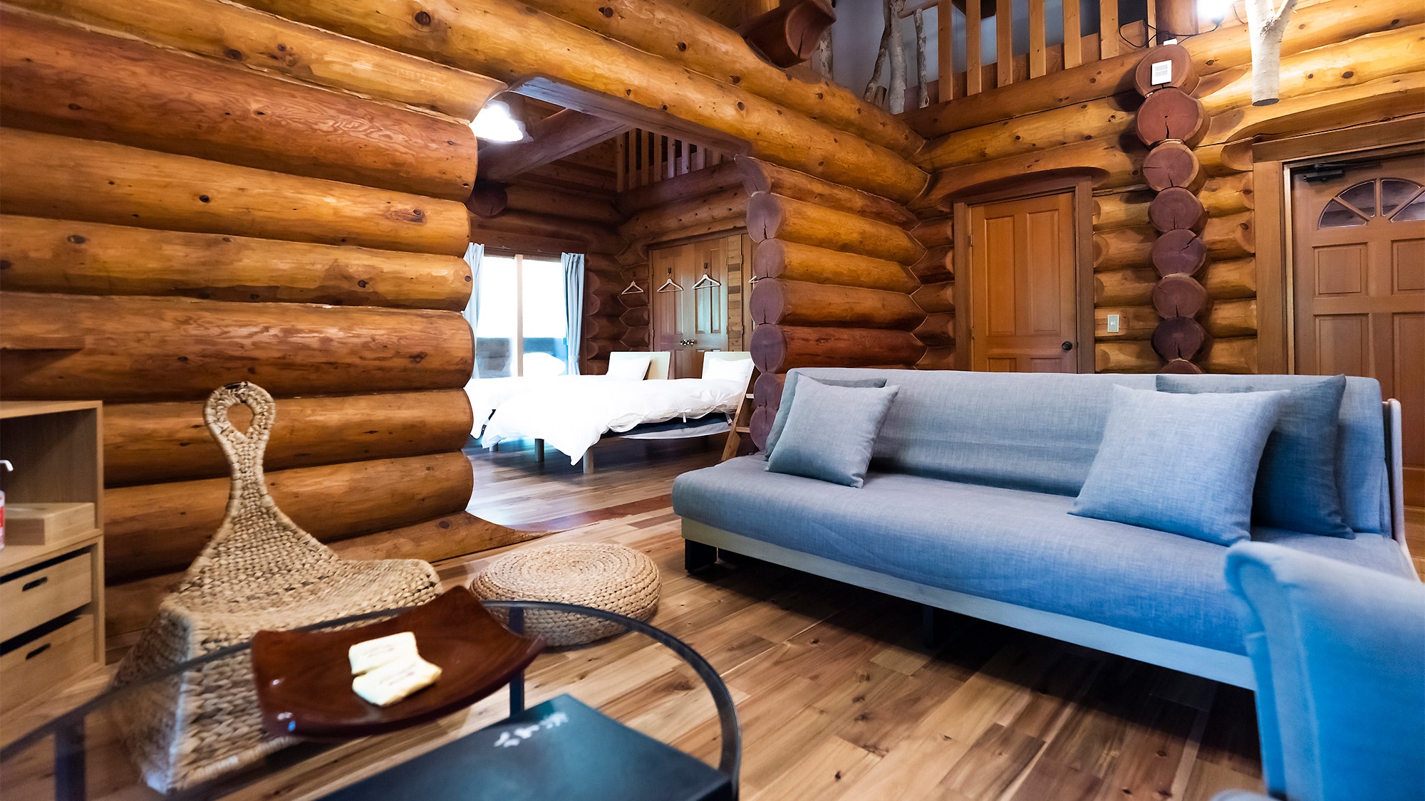 [Log house] Bedroom with living loft