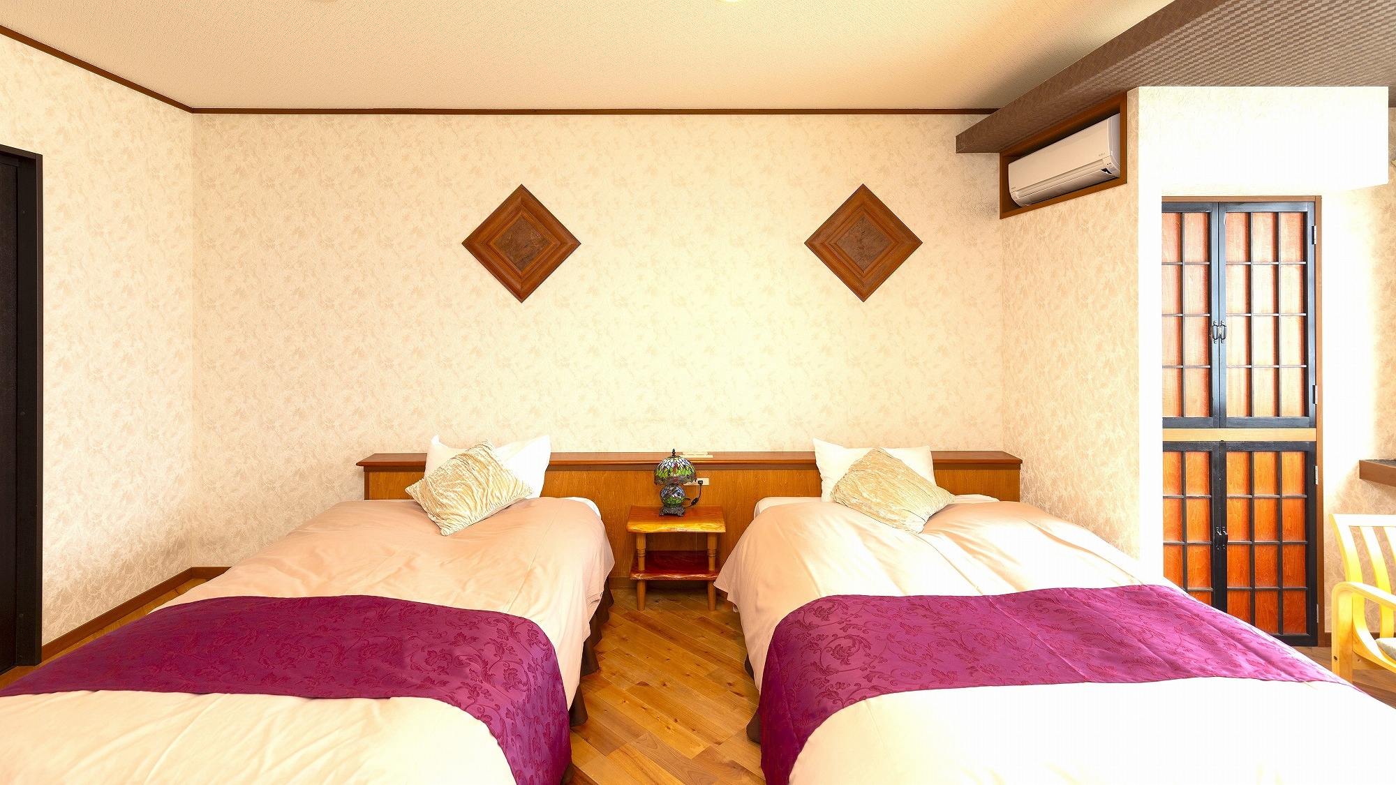 [Western-style twin room] Stylish western-style room with a sense of openness *No bath
