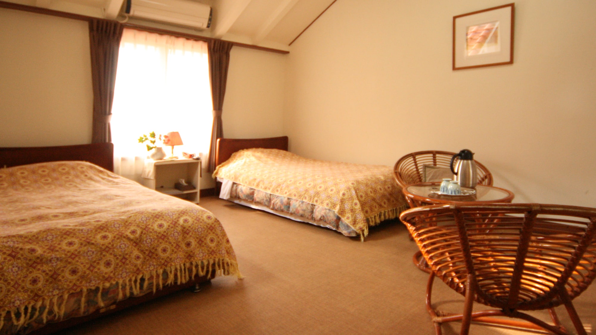 [Twin bed room]