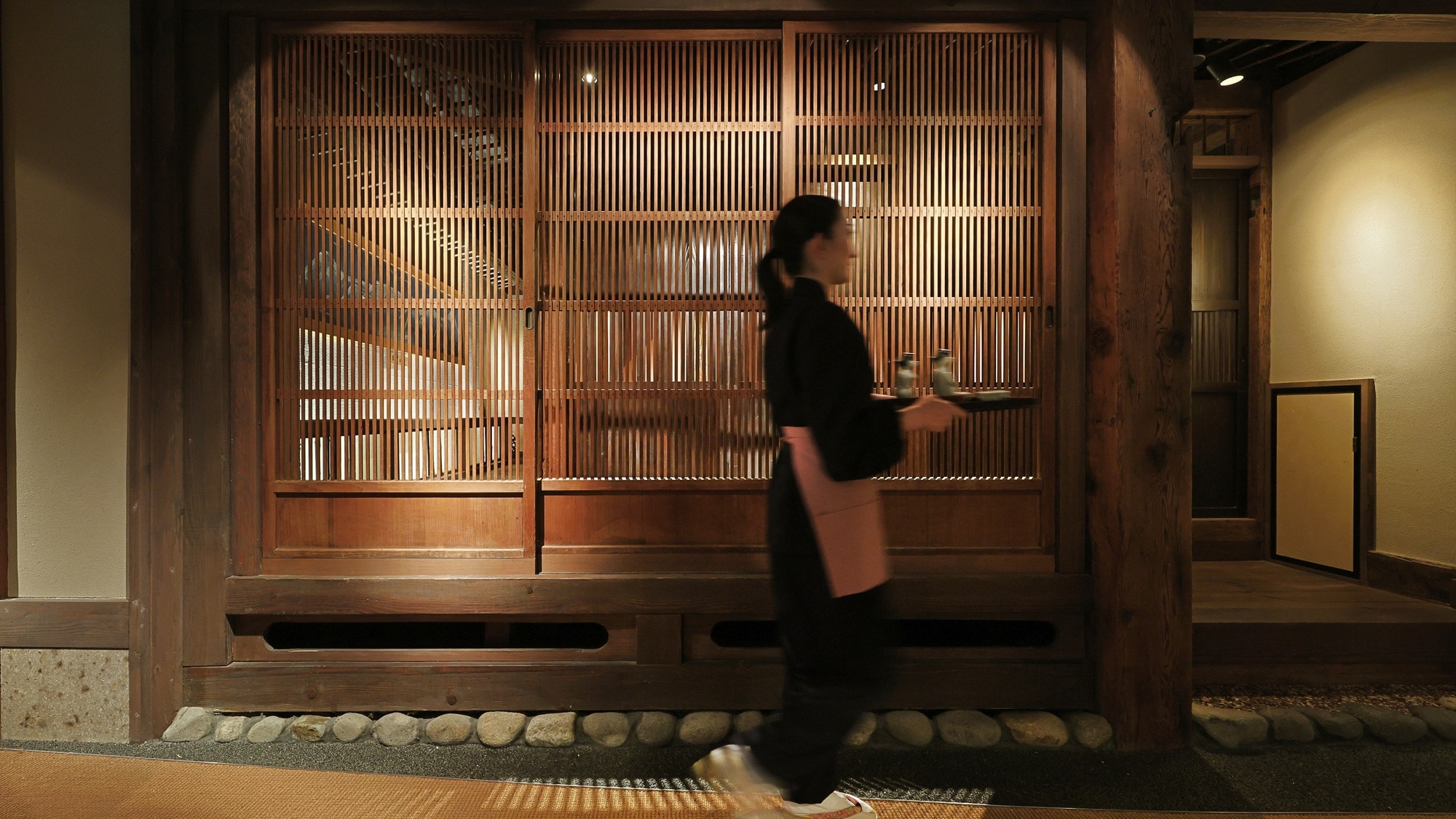 "Kamado," a dining space with completely private rooms.