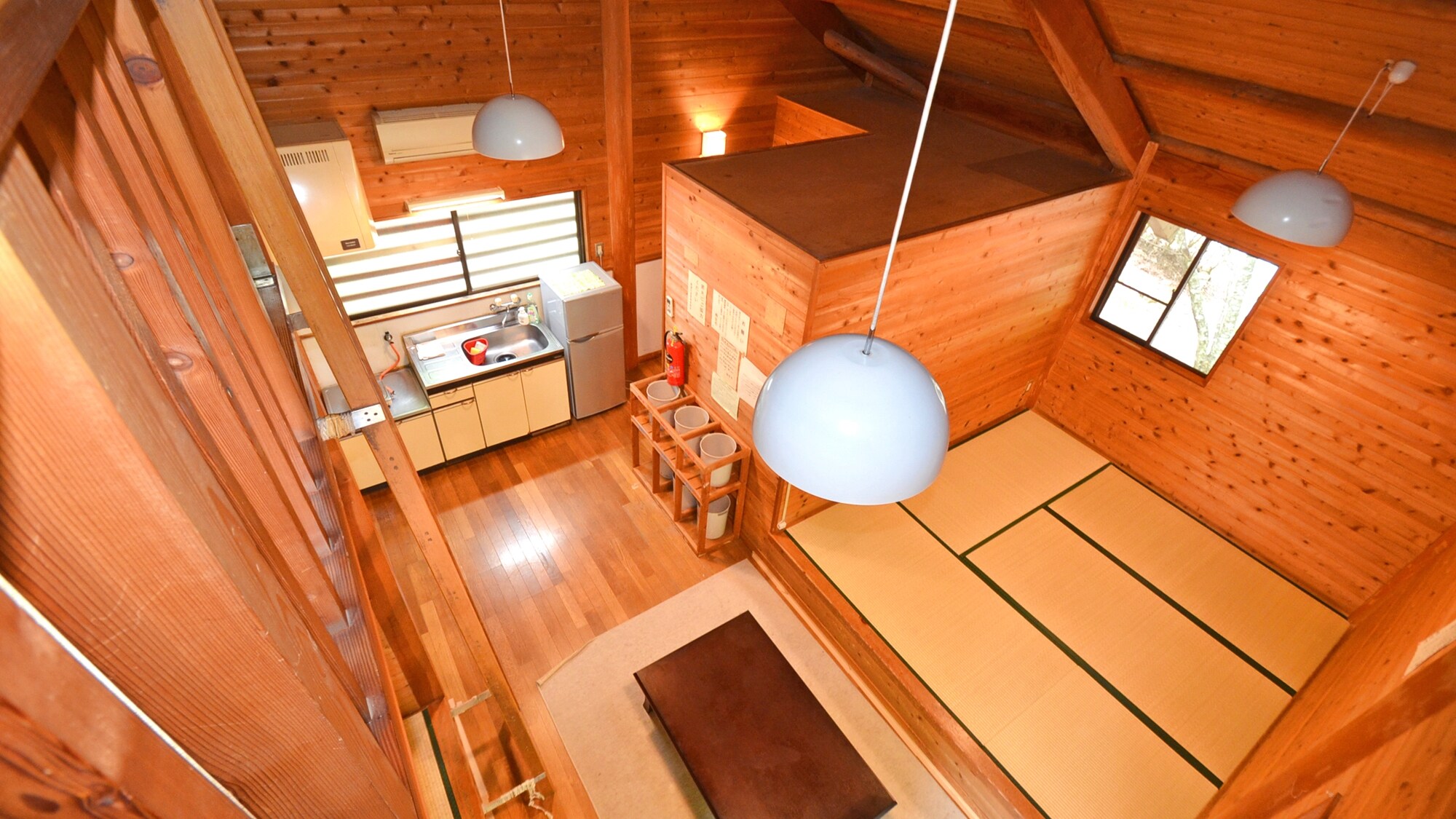 * [Pondok/kamar kecil]