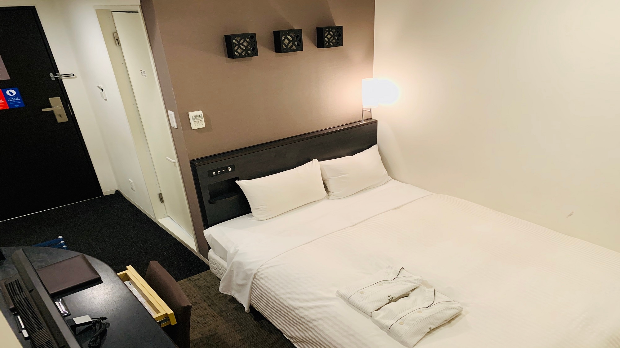 Double room 11.8 square meters Sealy bed introduced! It can be used by one person ♪