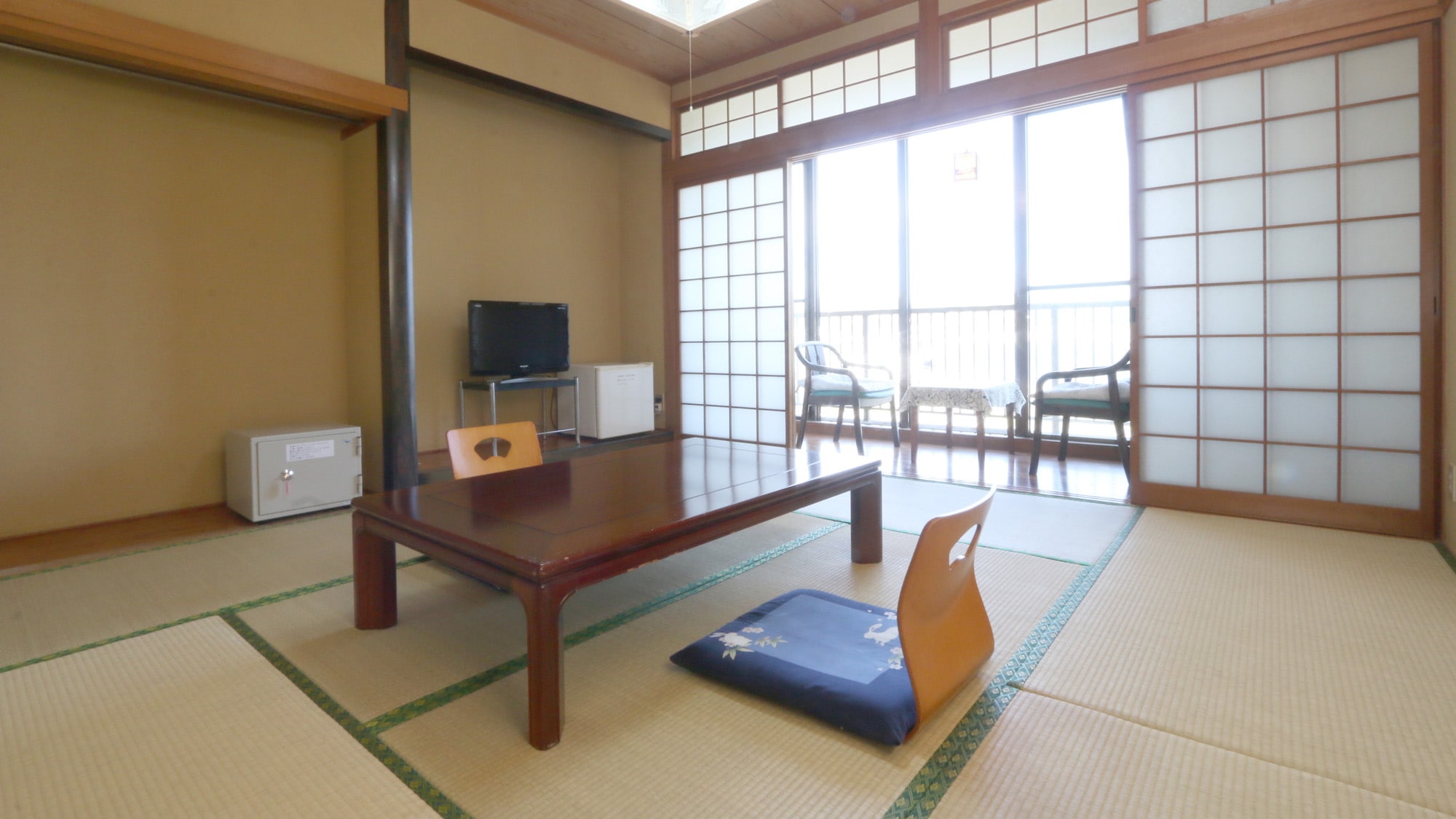 An example of a room selected by the staff (Japanese-style room, 8 tatami mats)