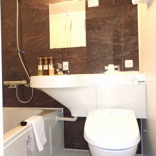 Unit bath (11th floor)