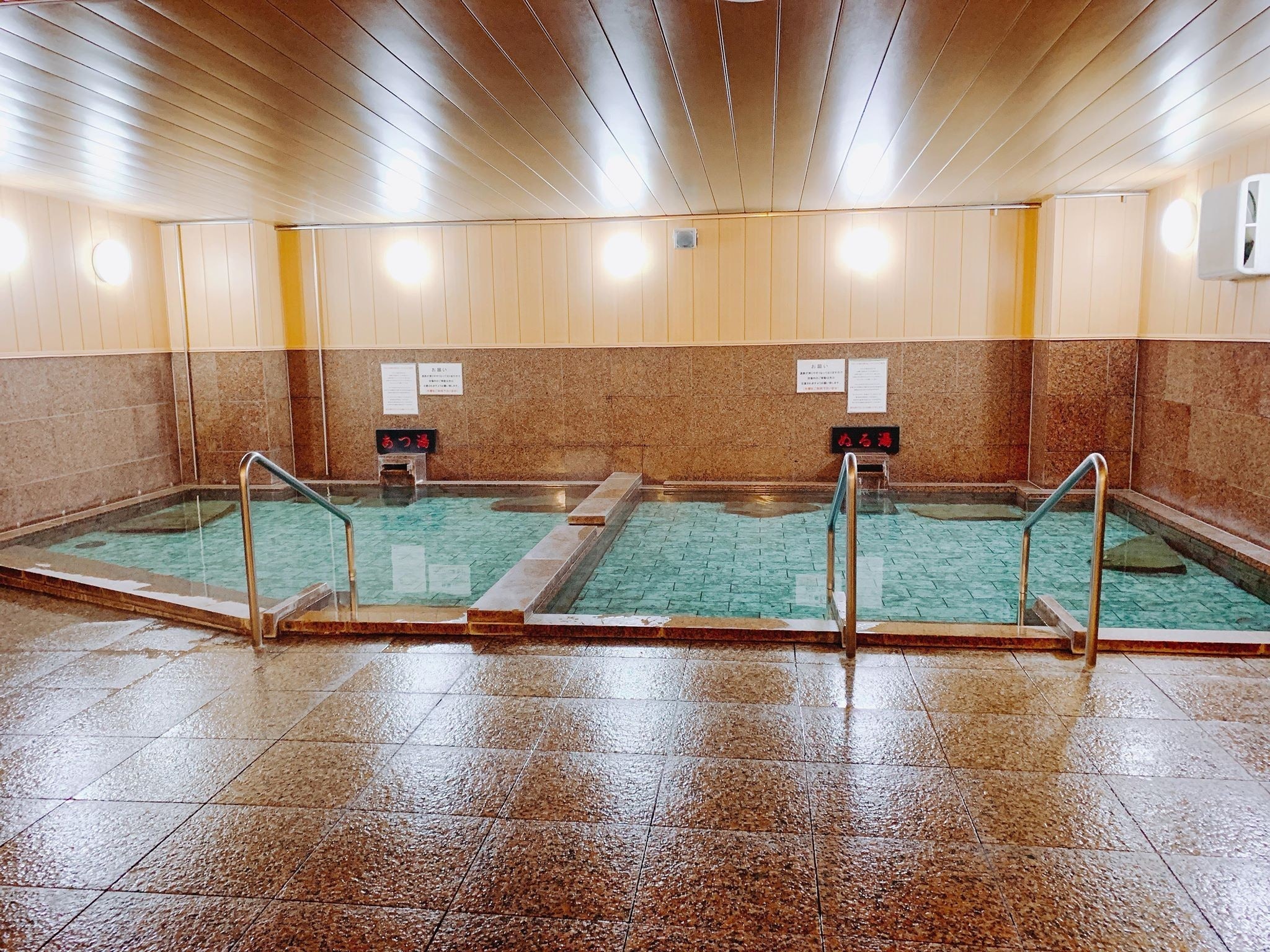 Radon bath for men