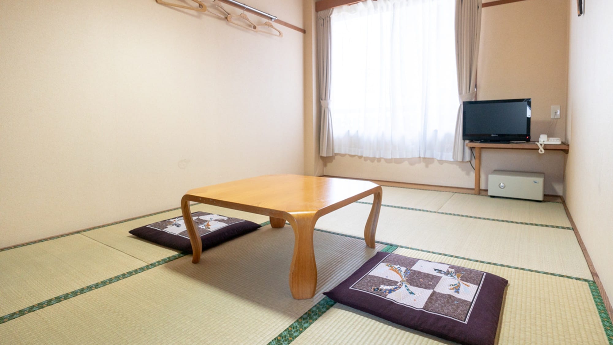 The Japanese-style room is very relaxing and you can relax here.