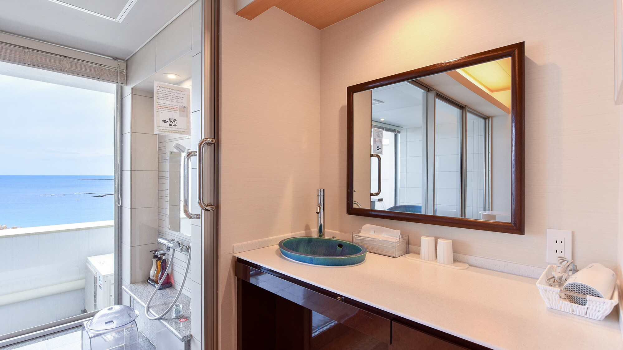 * [Room with open-air bath (Hama Crystal) / Japanese-style room] Washbasin