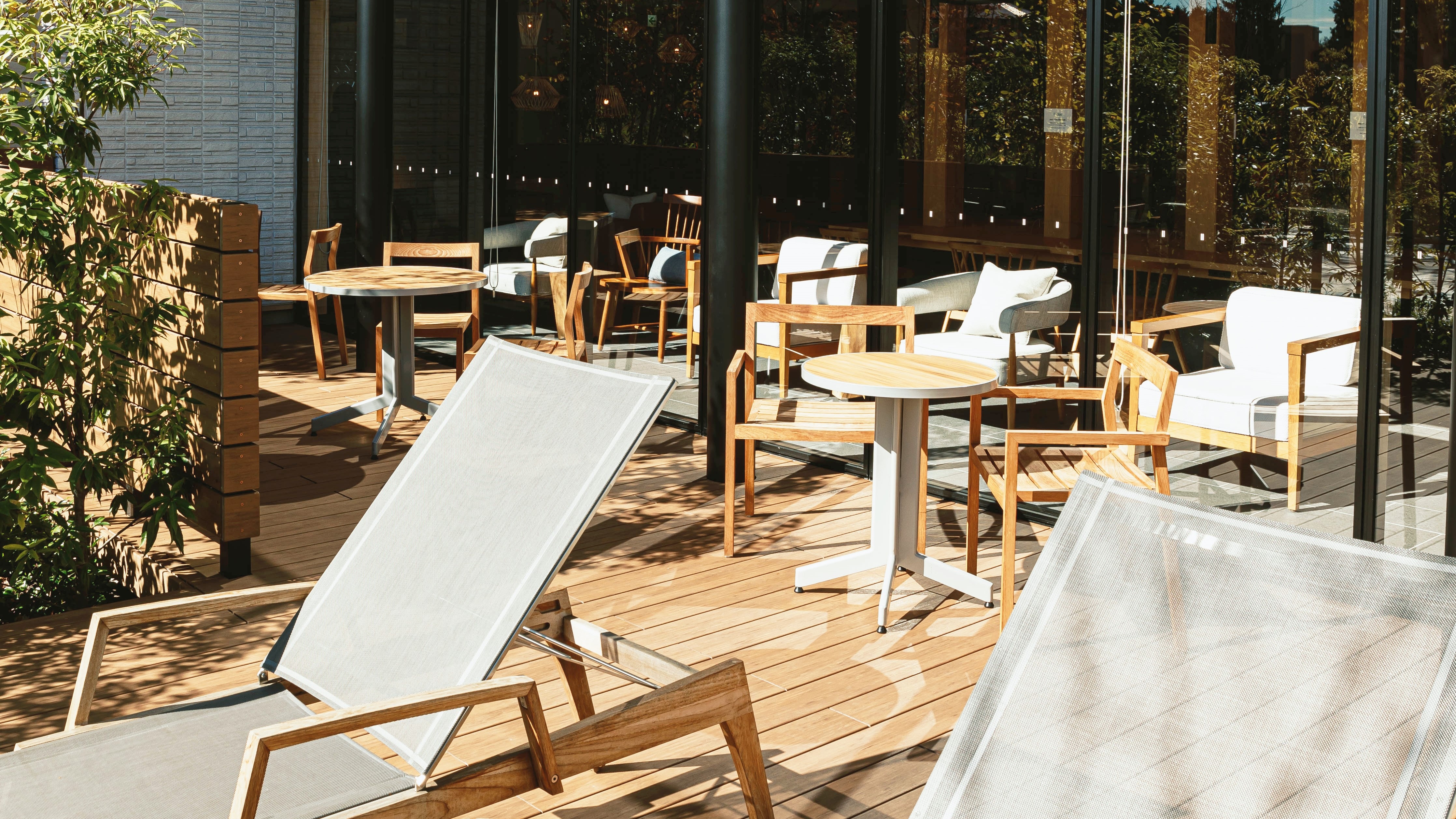 Terrace: On sunny days, you can relax on the terrace surrounded by greenery.