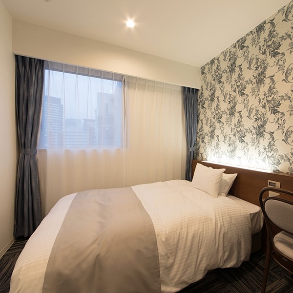 Semi-double room (room with one semi-double bed with a width of 140 cm)