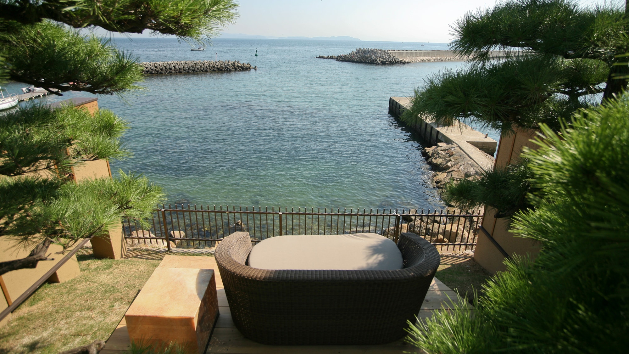 [ทุกห้องมีห้องอาบน้ำแบบเปิดโล่งส่วนตัว] Villa Paradise Sea Garden Type E / No.106 / Terrace Sea side
