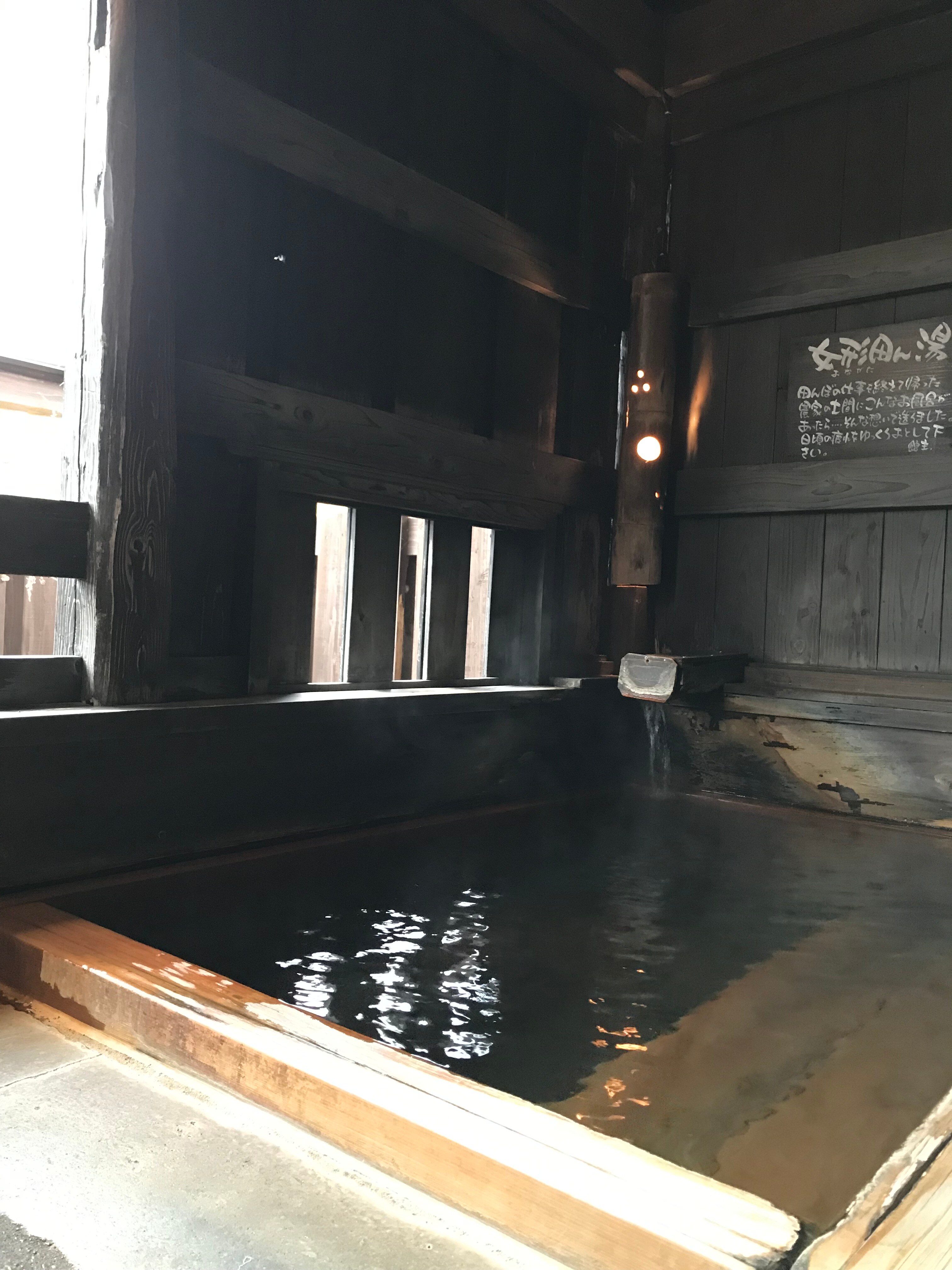Hinoki cypress open-air guest room
