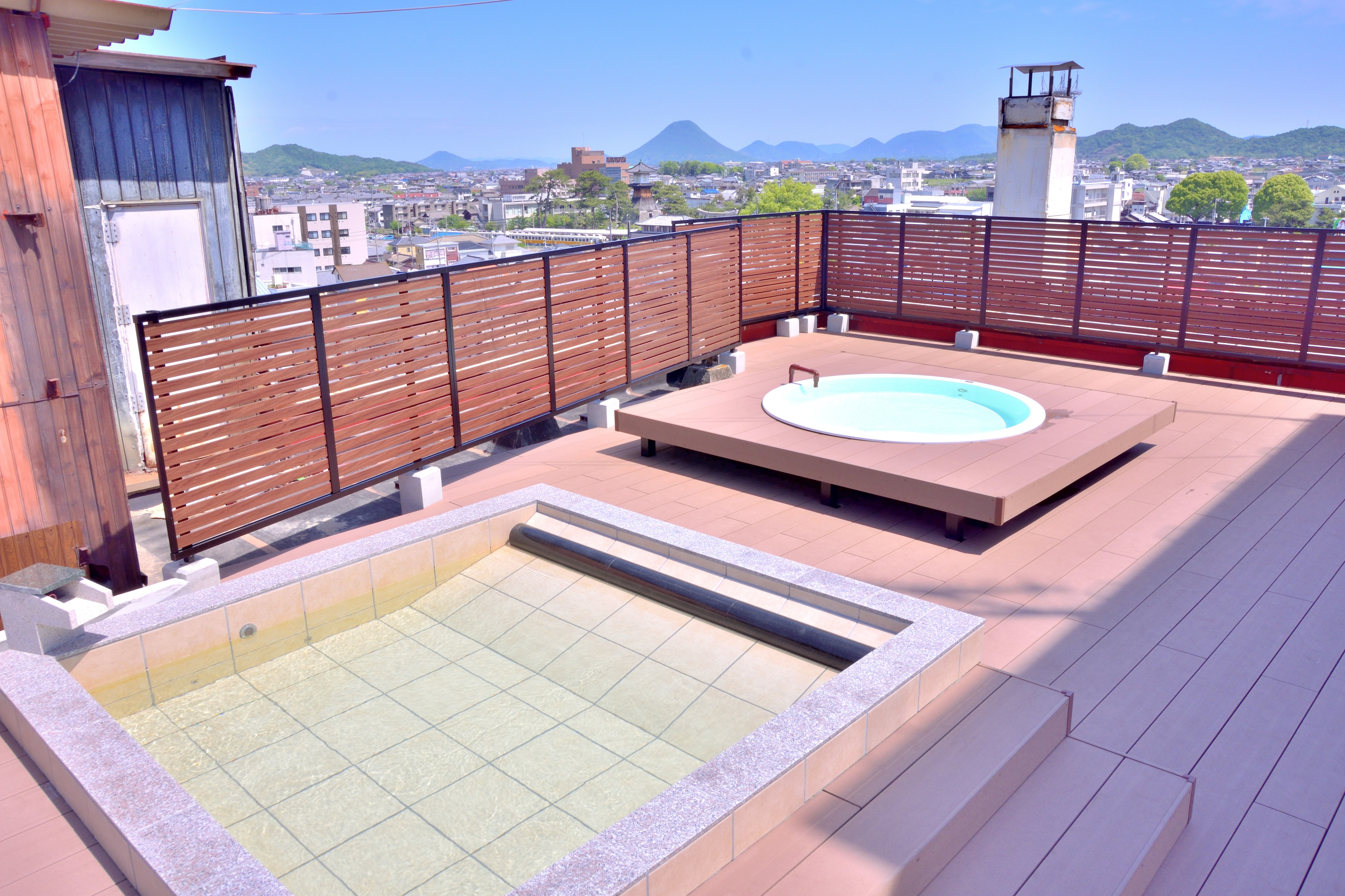 The rooftop open-air bath, which was renovated in spring 2022, will be expanded to two baths: a two-person "lying bath" and a circular "waist bath."