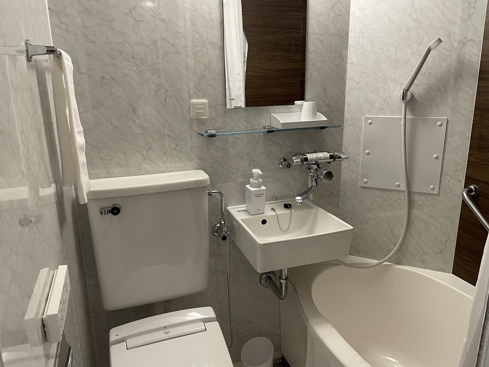 Bathroom (single room) 1