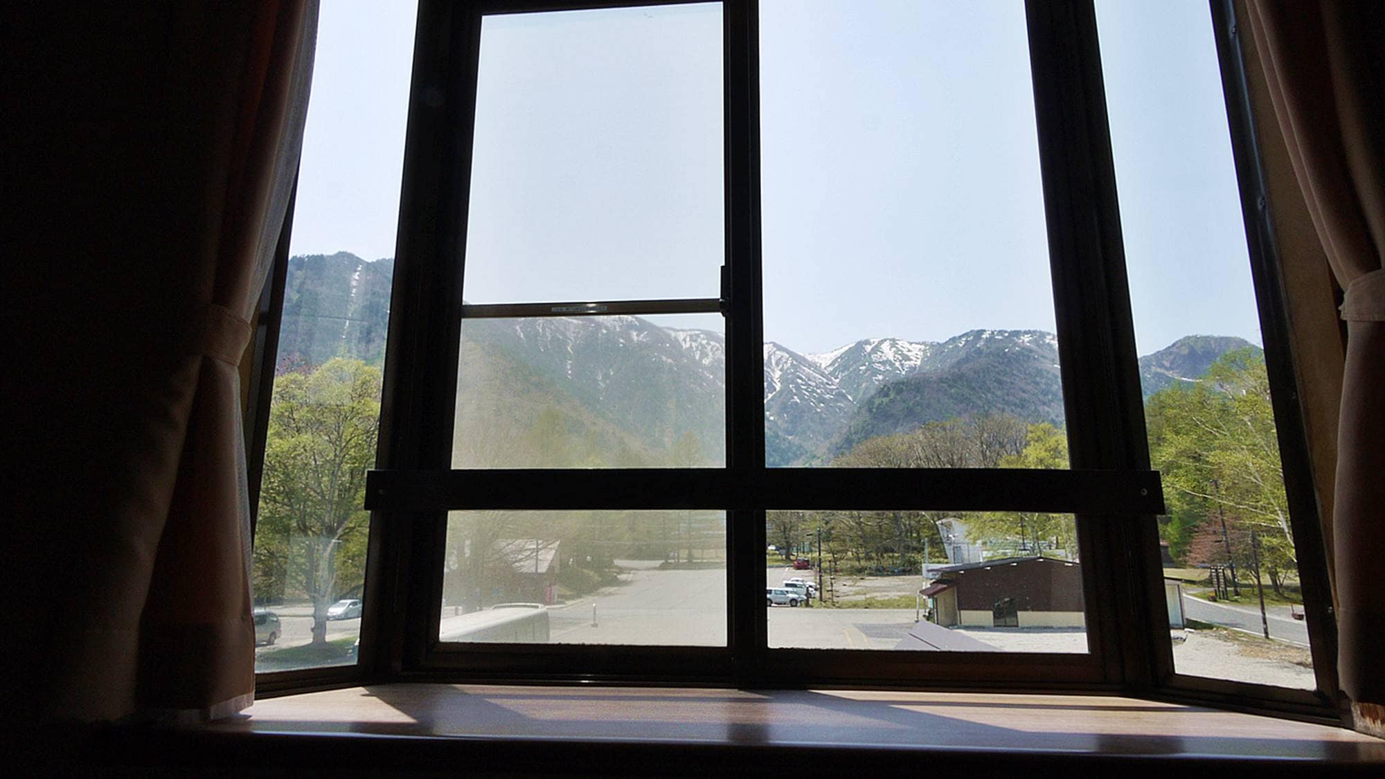 *View from the room/From the Western-style twin rooms, you can enjoy an open mountain view.
