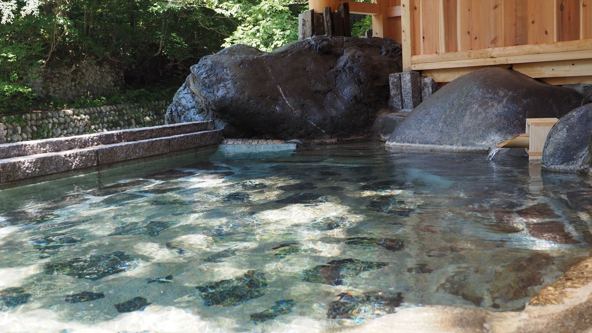 [2021年7月更新！ 】＜Seseragi no Yu＞ 面朝溪谷清澈河水的男女混合露天浴池（有女性专用时间）