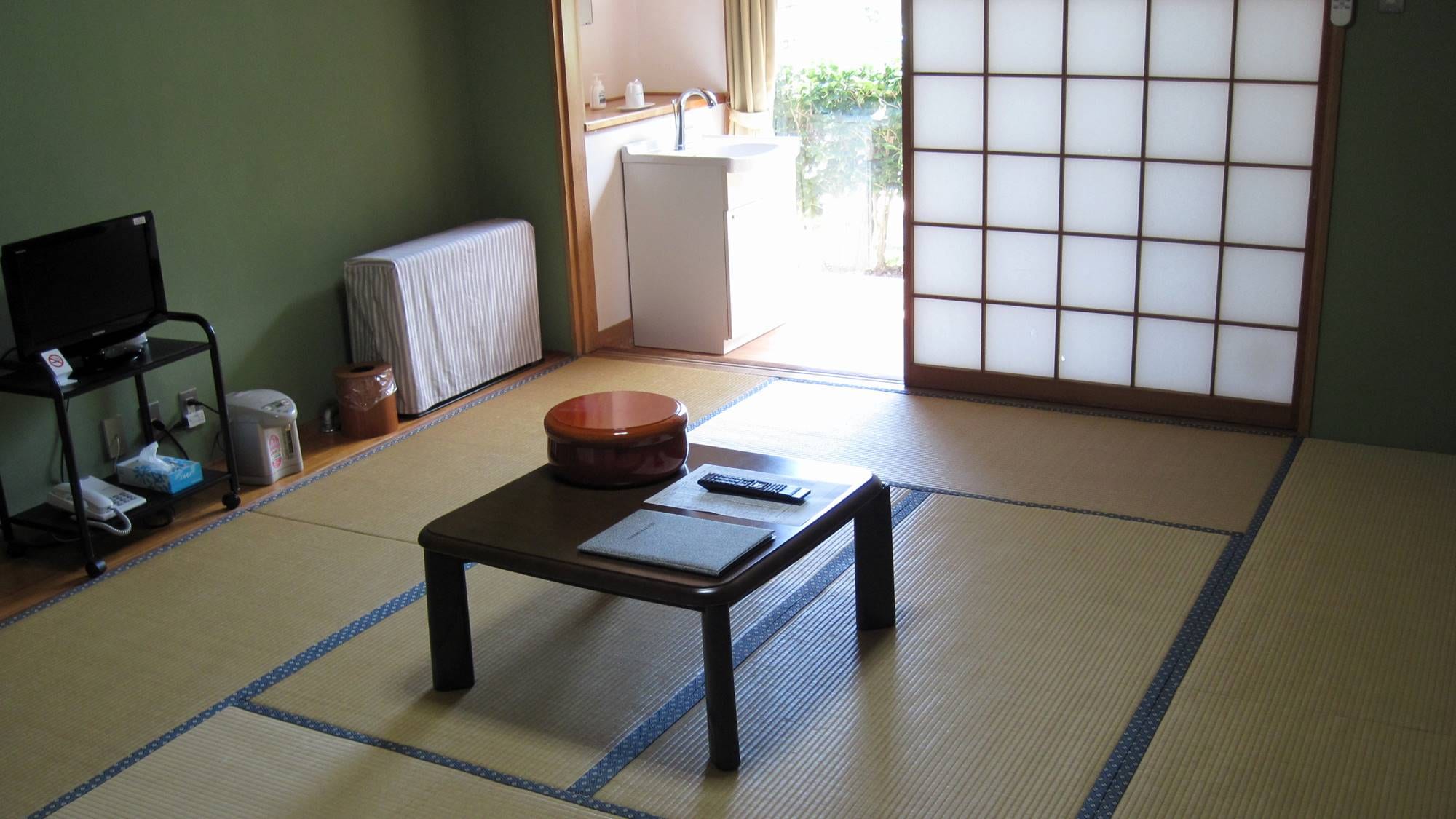 *Example of guest room: We have a simple 10 tatami Japanese-style room available.